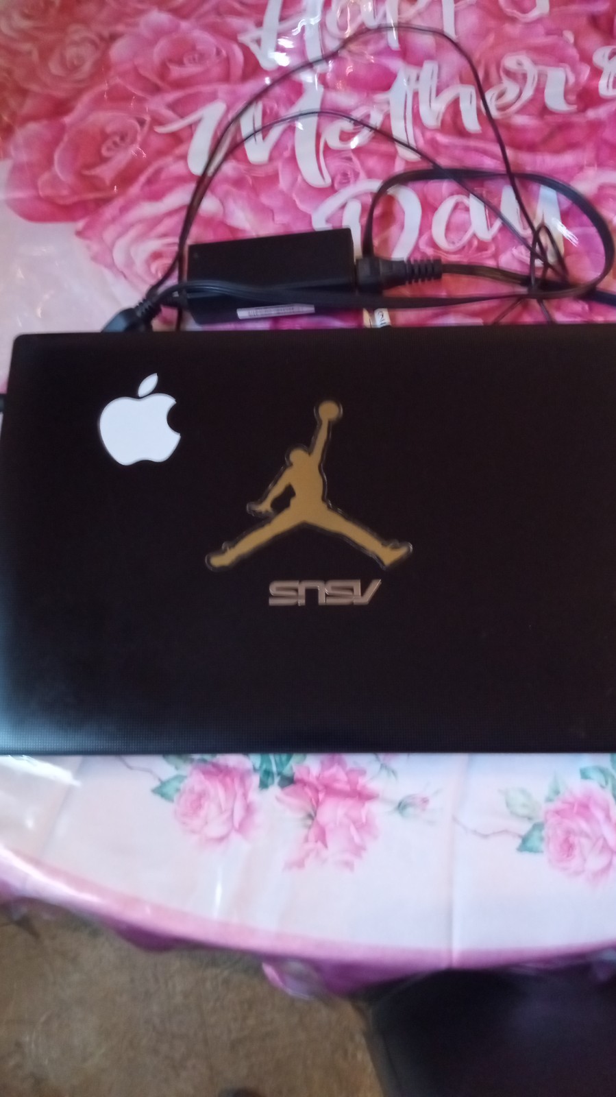 My Asus laptop 💻 it’s a Good Computer just need window 8 it’s Asus it’s black l