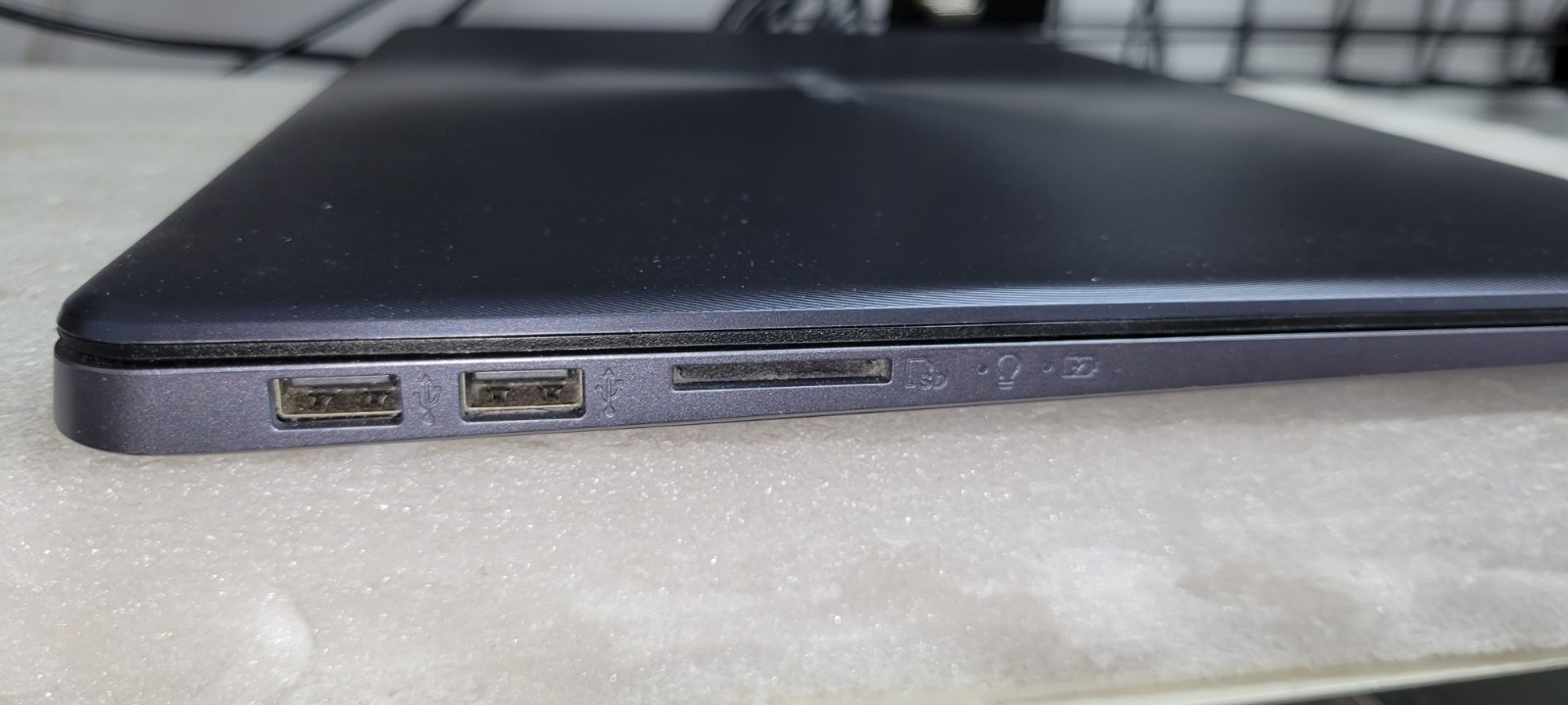 ASUS VivoBook F510QA 15.6in. 2.7 GHz AMD A12-9720P A12 8GB 256GB SSD Working