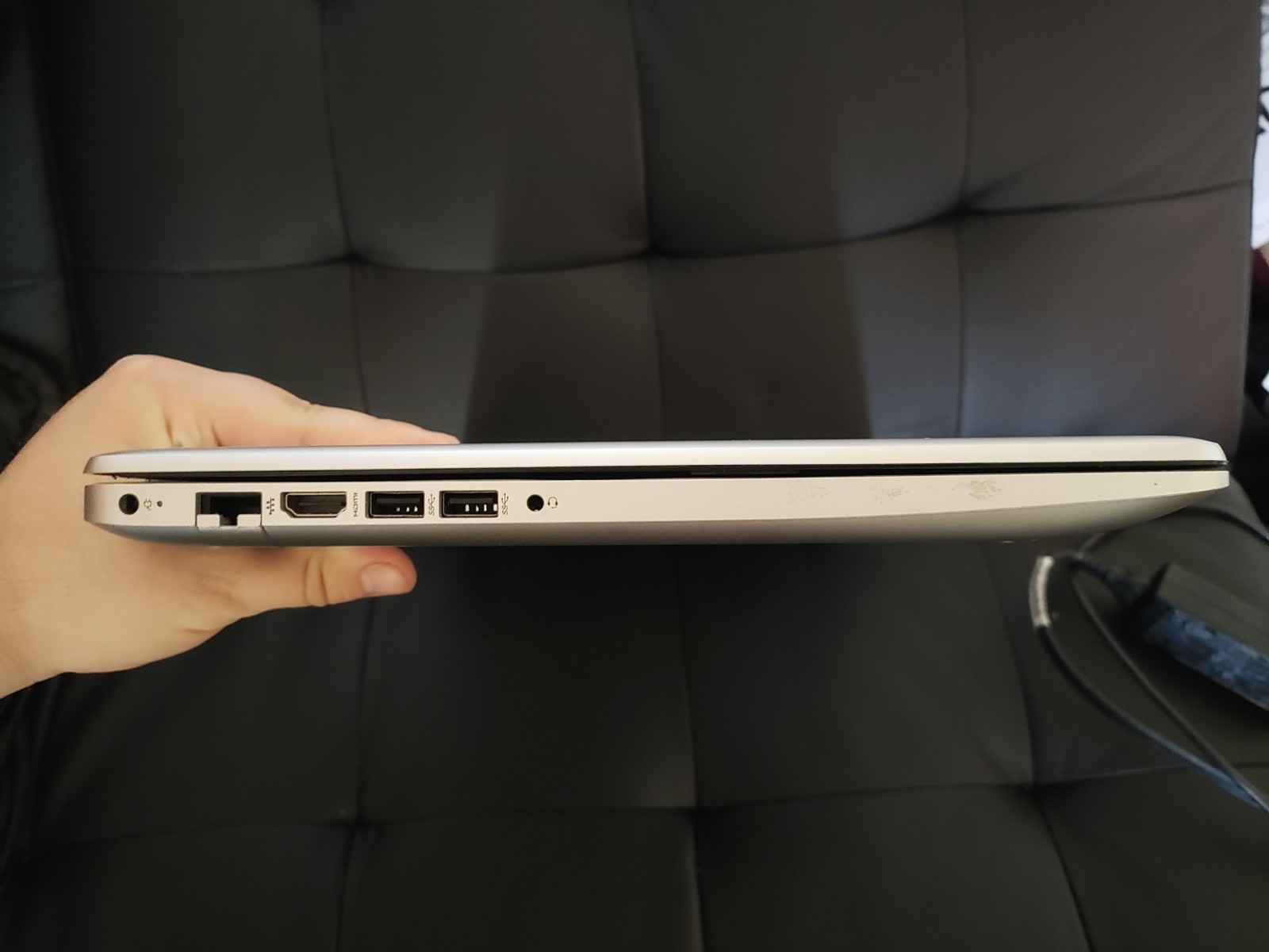 HP 17-by4013dx 17″ i3-1115G4 256GB NVMe Linux Mint w/ Charger