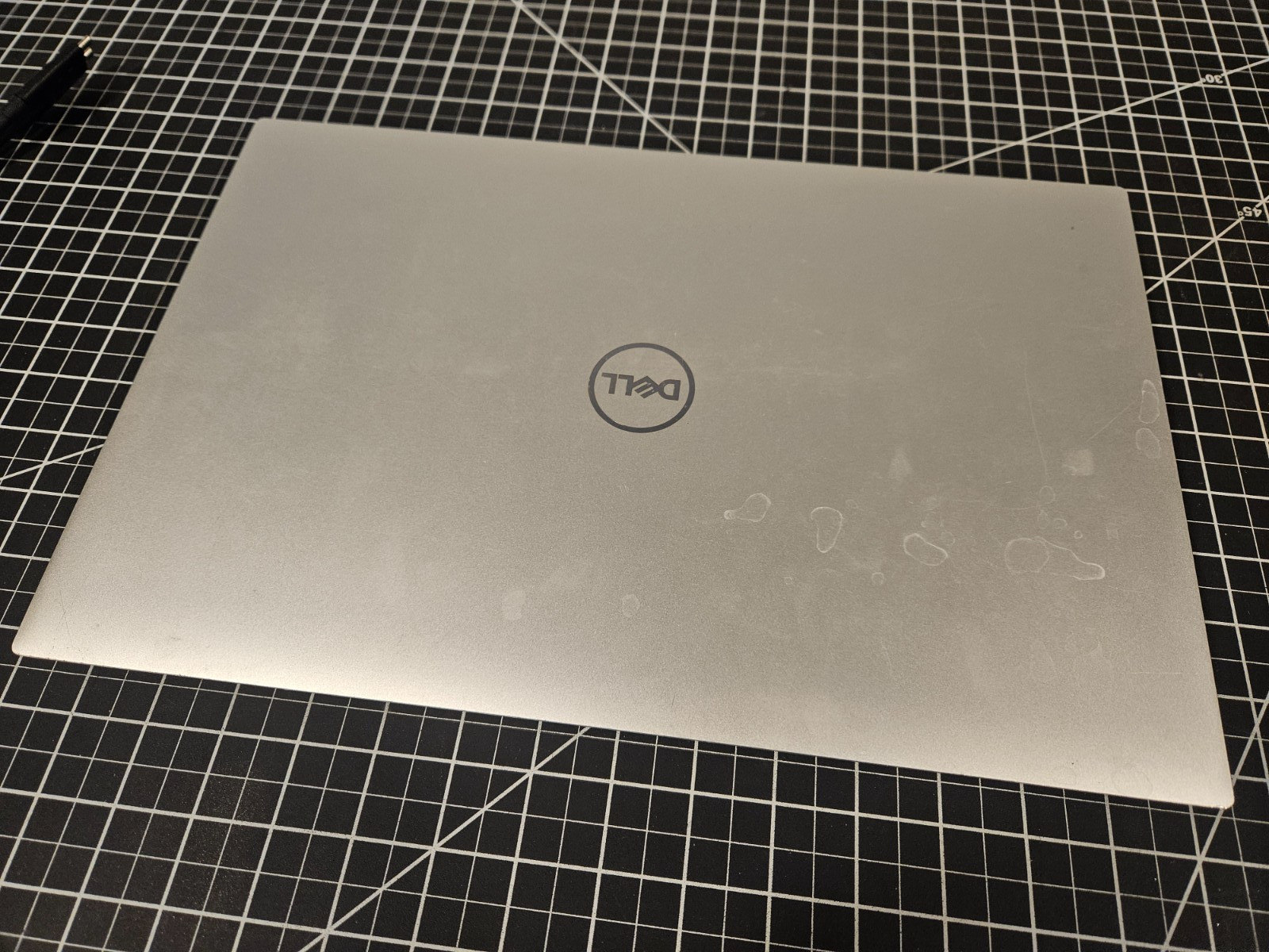 Dell XPS 17 9700 Intel Core i9-10885H 8GB RAM GeForce RTX 2060 MaxQ PARTS/REPAIR