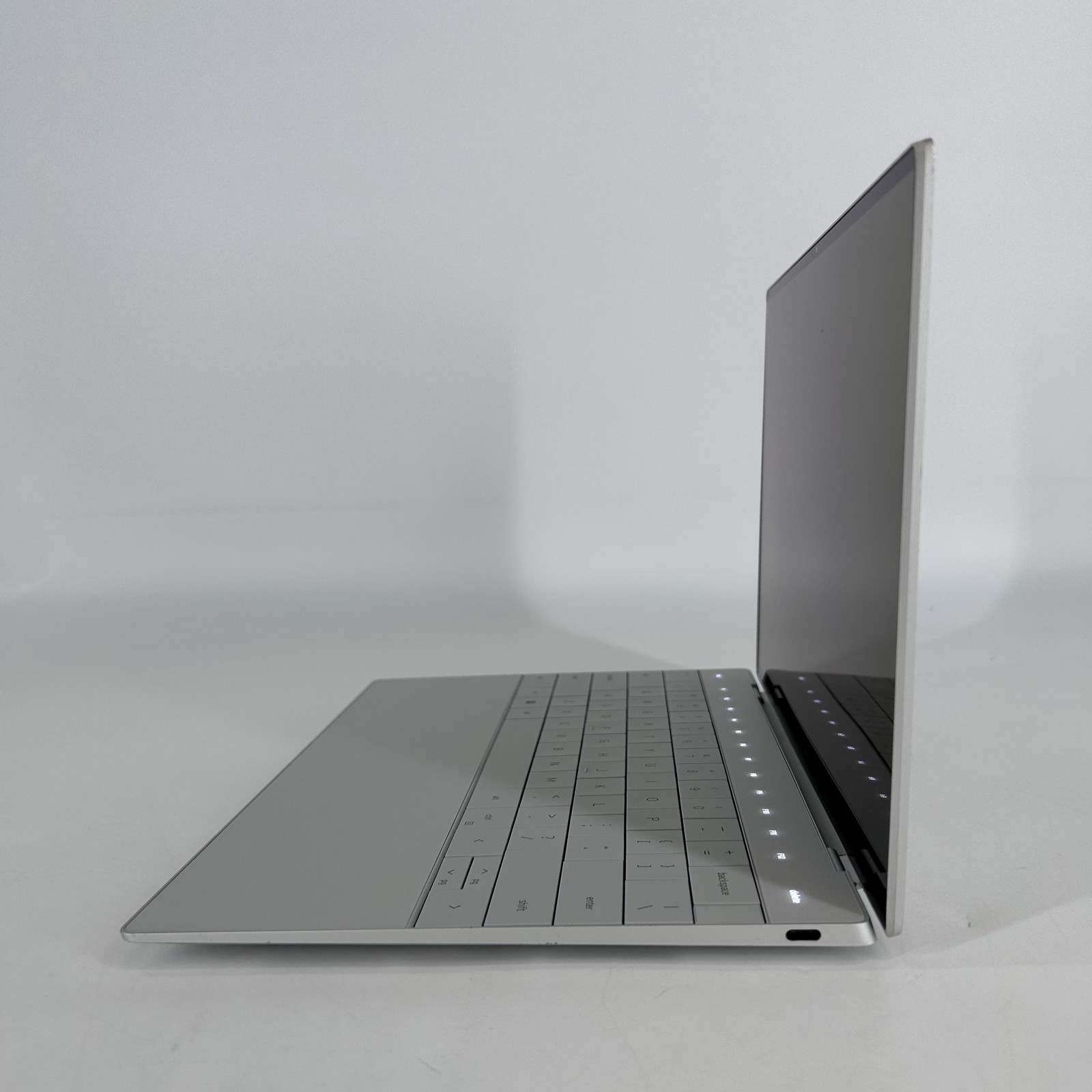 Dell XPS 13 Plus 9320 3.5K TOUCH 1.8 GHz i7-1280P 16GB 512GB SSD Good