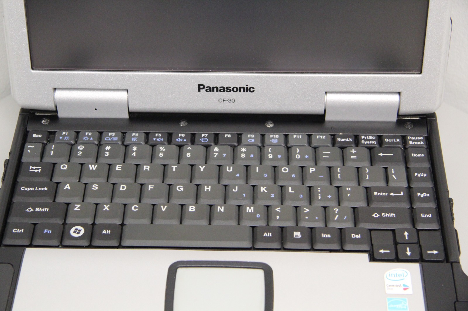 Panasonic Toughbook CF-30 13.3″ Laptop Intel Core 2 Duo L2400 1.66GHz 2GB No HDD