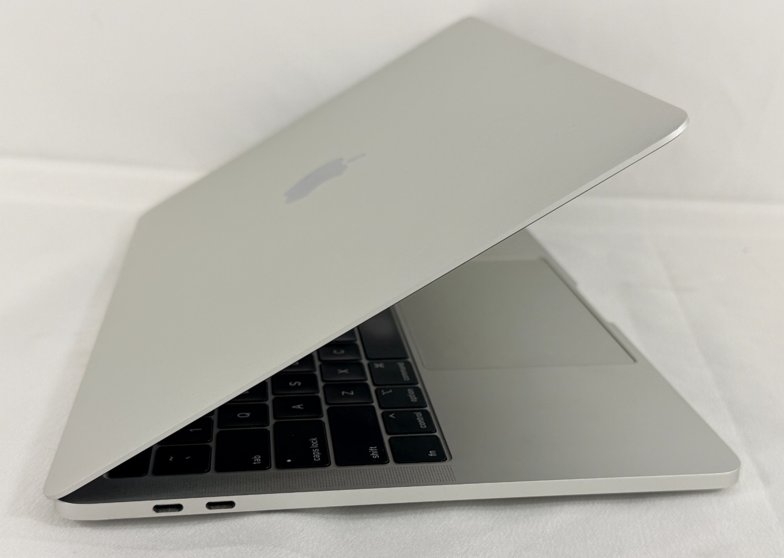 Macbook Pro 2019 A1989| 13inch | intel Quad Core i5 | 8GB RAM |1 TB NVMe |