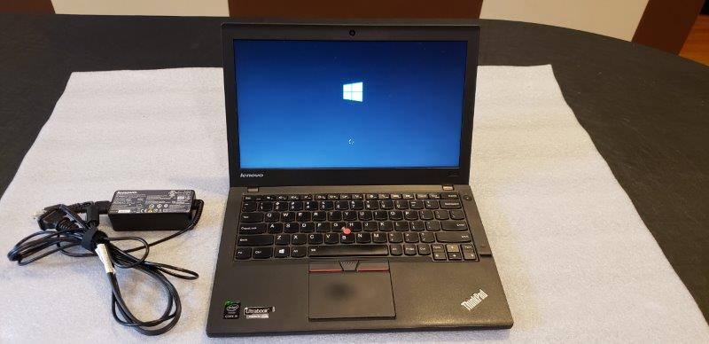 Lenovo X250  W11 Pro  Samsung SSD  Carrying Case