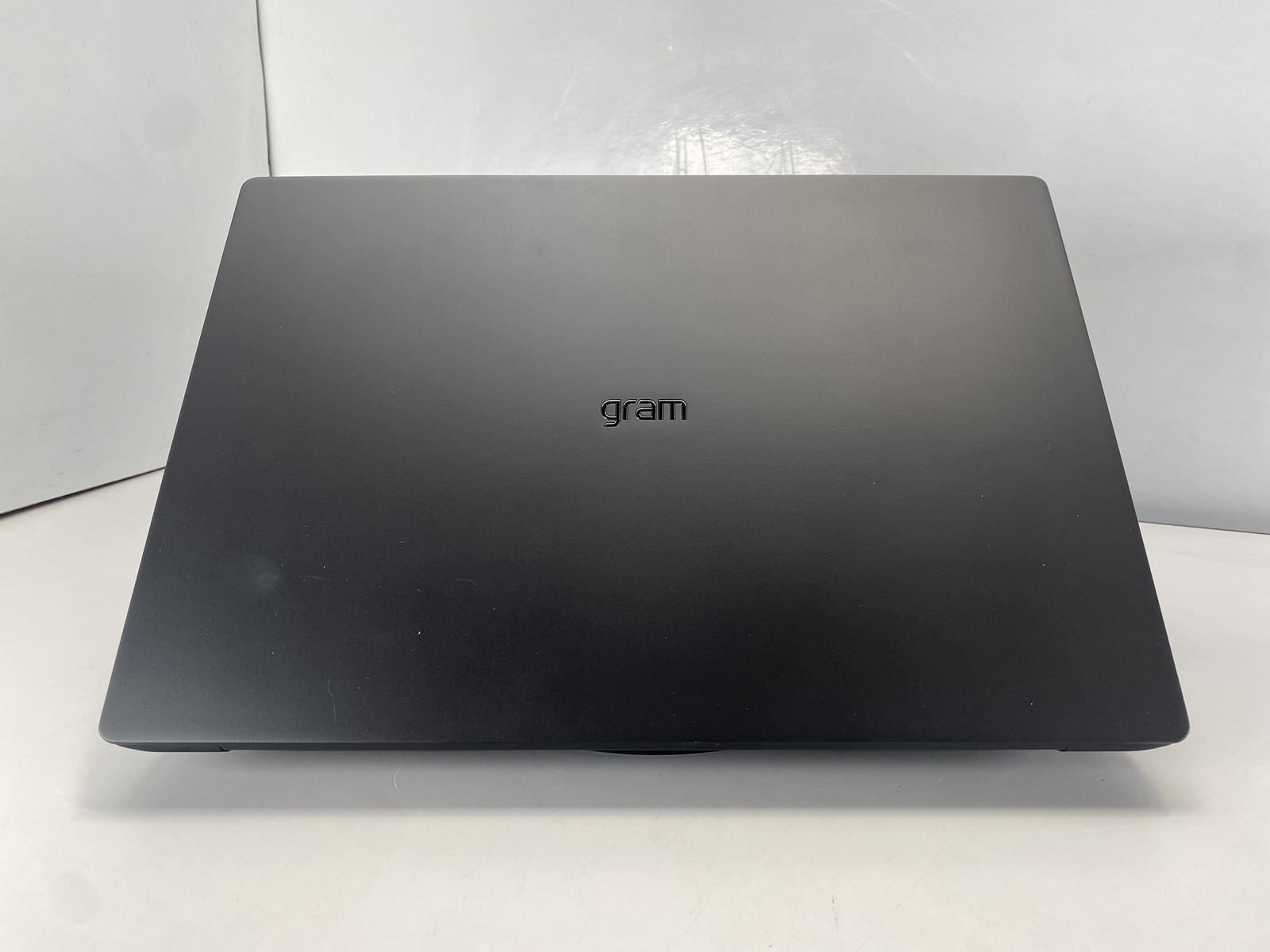 LG Laptop 16Z90TR-E.ADB6U1 16″ Intel Core Ultra 7 255H 1TB RTX 5050- Black