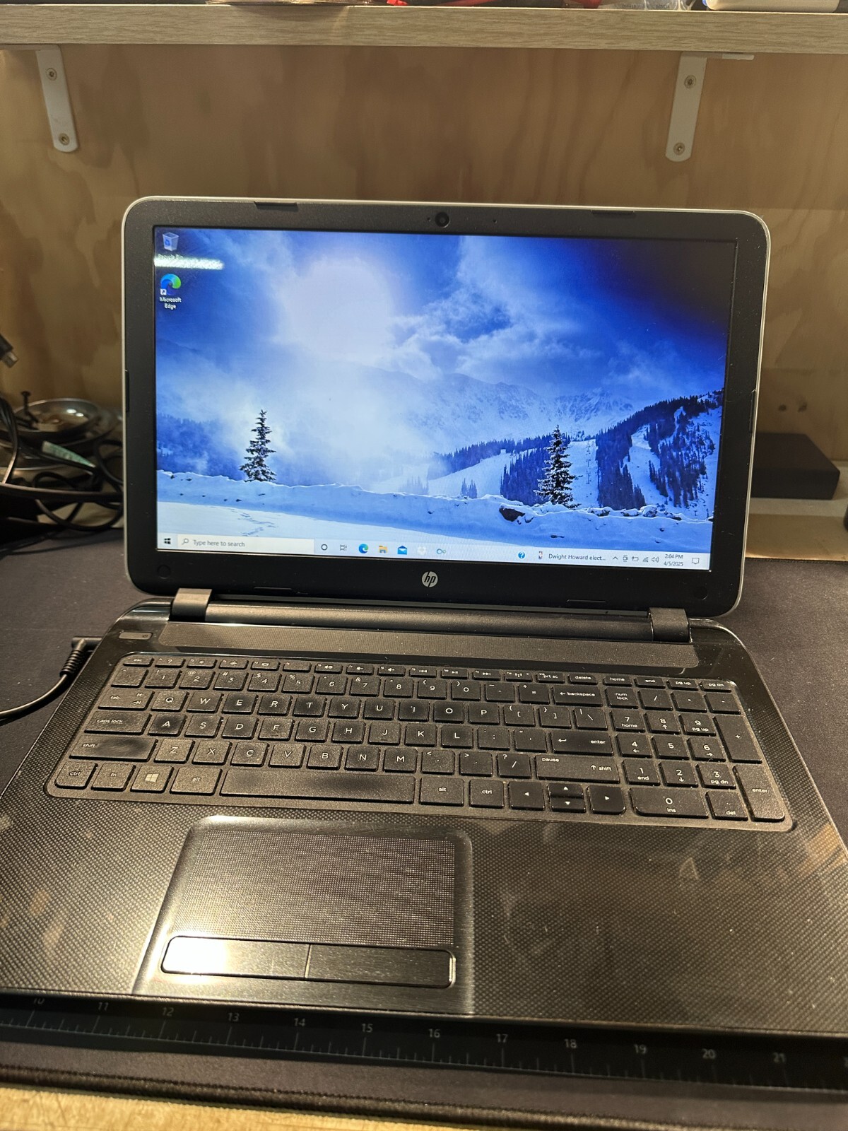 HP 15-1271WM Laptop w/ Intel Pentium N3540 2.16 GHZ + 4 GB | Charger No Battery