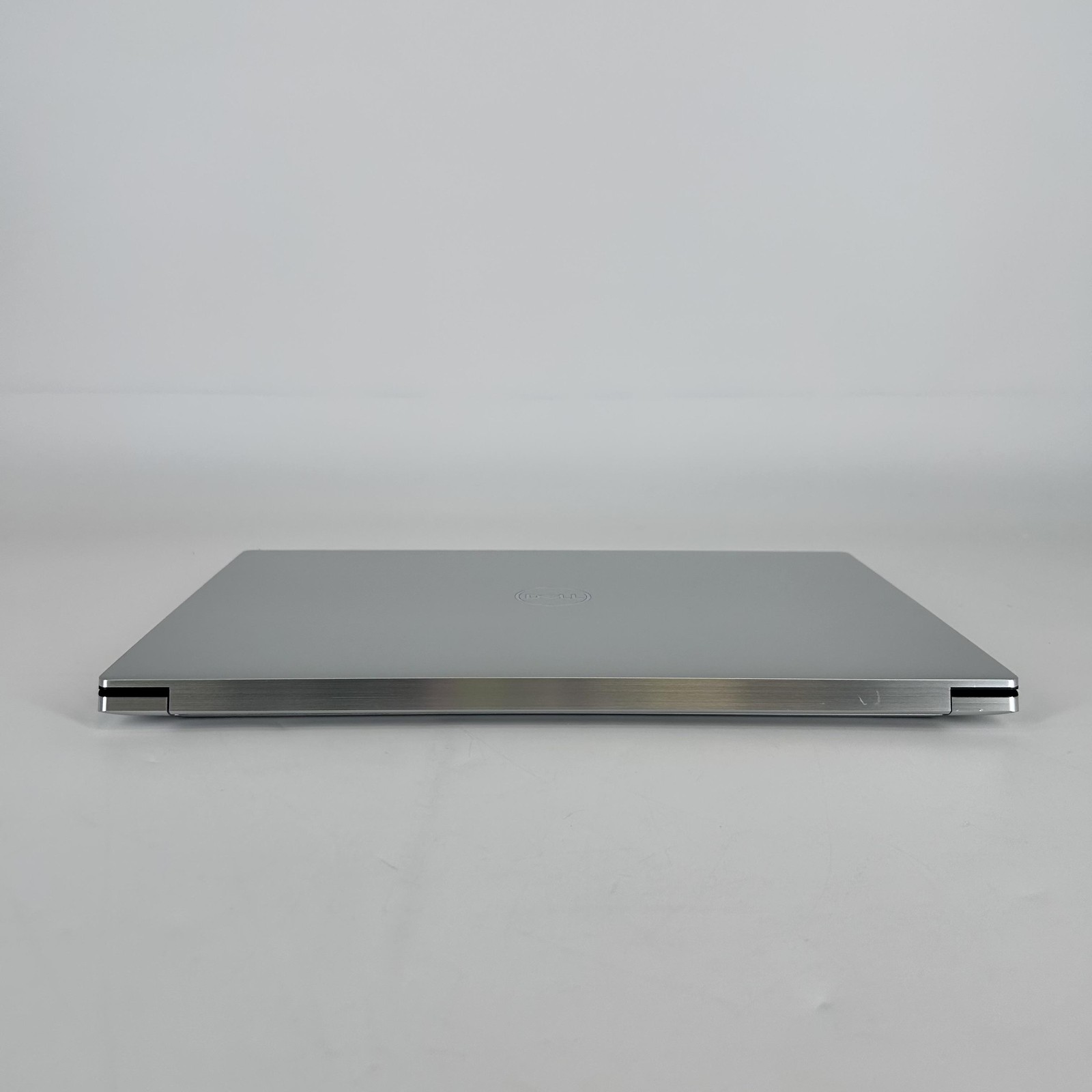 Dell XPS 15 9530 3.5K TOUCH 2.6GHz i9-13900H 32GB 2TB RTX 4070 – CHIPPED SCREEN