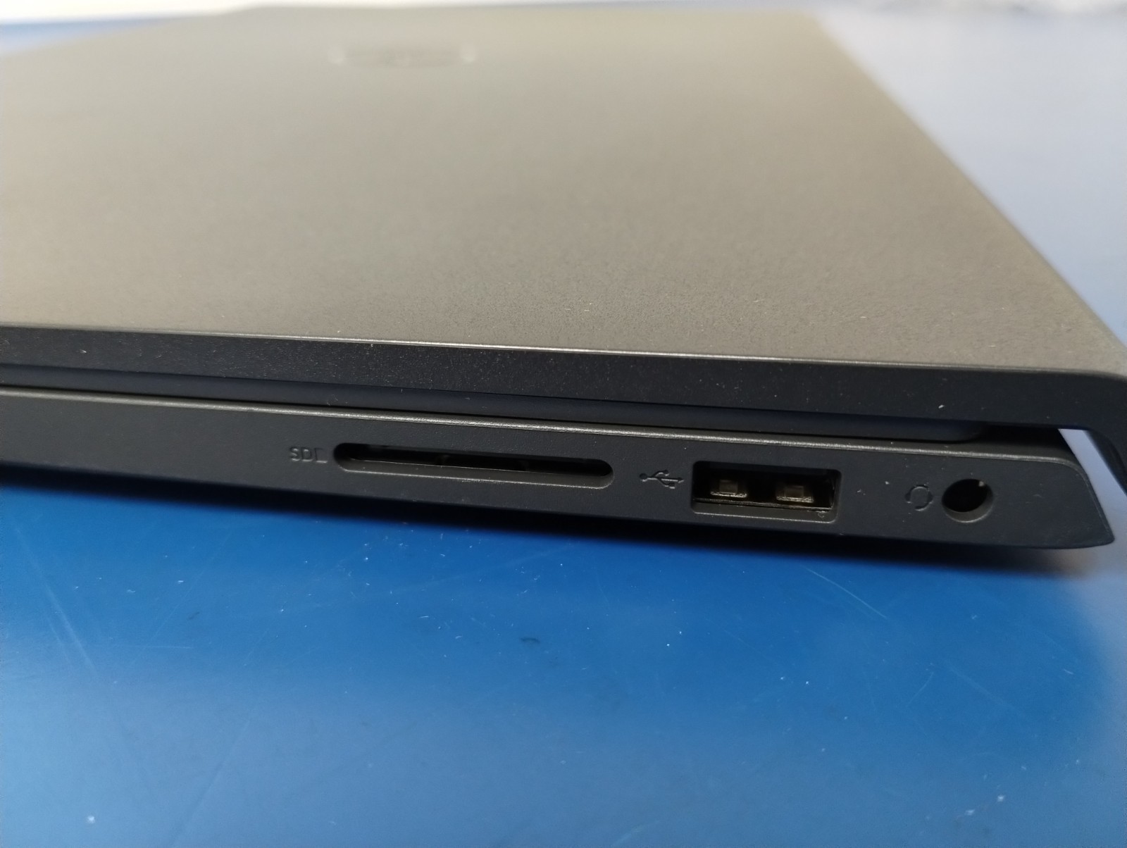 DELL 15 DC15255 G8MK9, AMD Ryzen 7 7730U, 2.00 GHz, 16 GB RAM 512 GB NVMe SSD