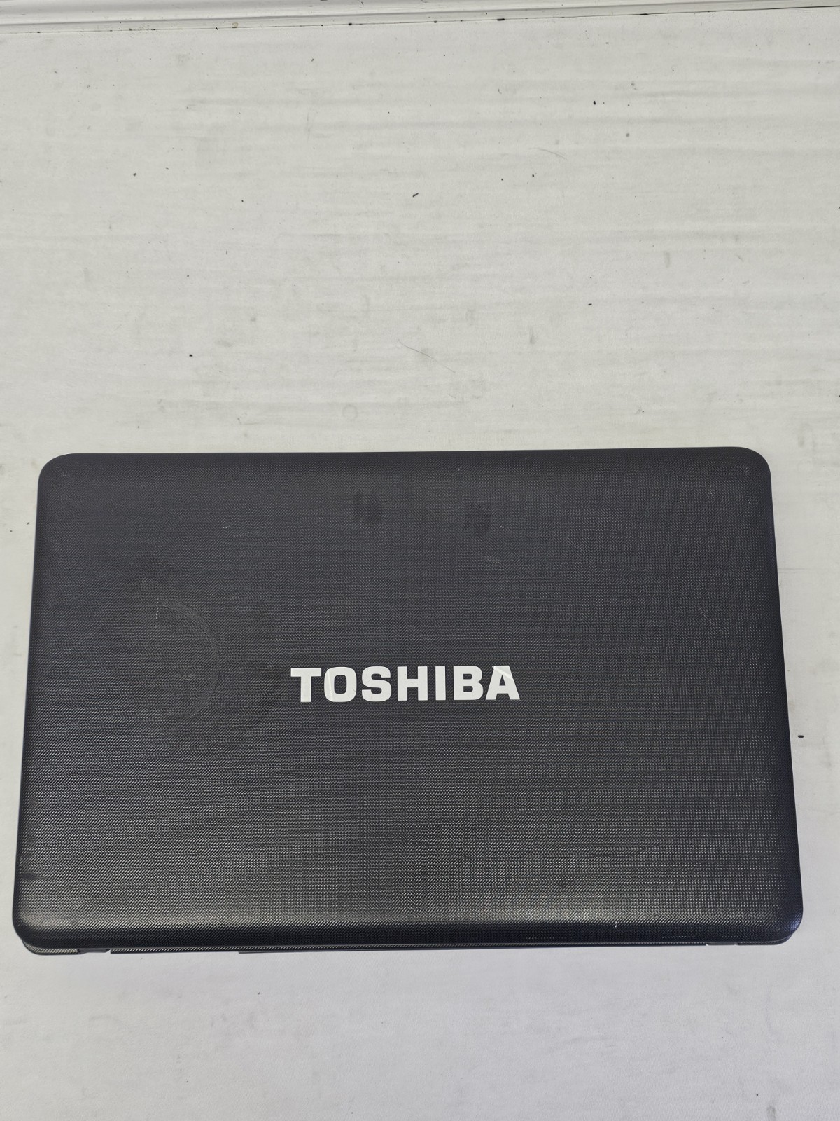 Toshiba Satellite C655D Laptop – AMD E-300 – 4GB RAM – 320GB HDD RUNS SLOW READ
