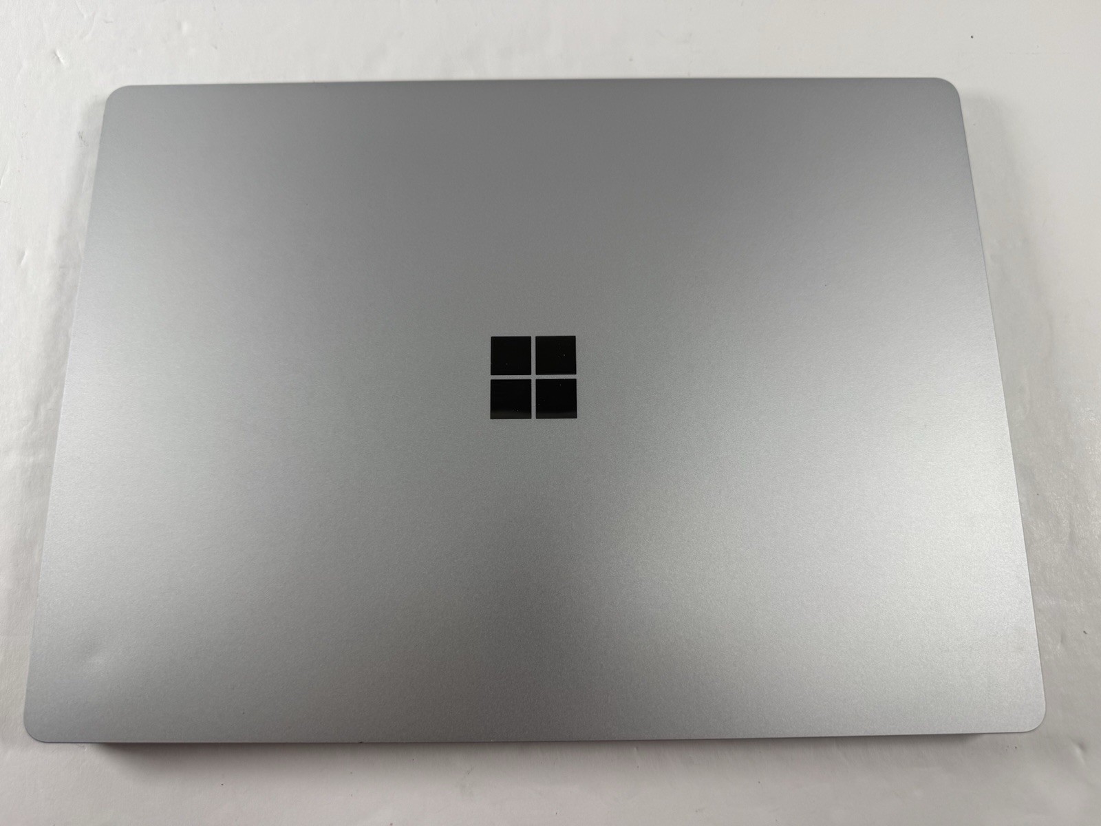 Microsoft Surface Laptop 5 13.5” 1950 Intel Core i7-1265U 16GB RAM 512GB NVME