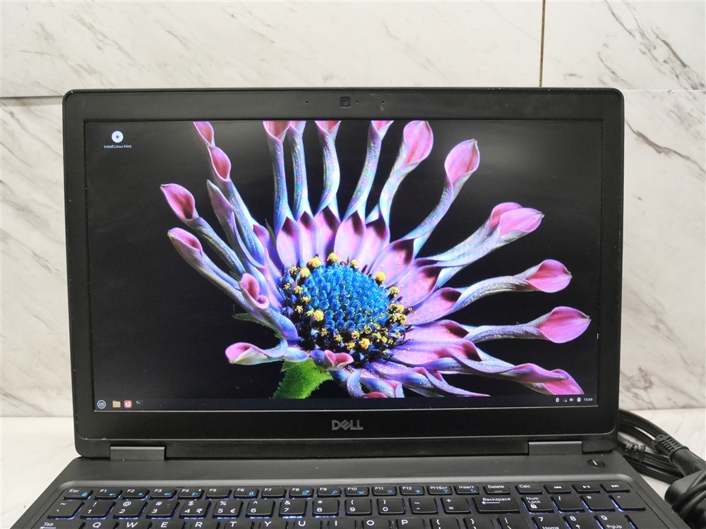 DELL 5590 15″ LATITUDE Laptop i7-8650U 1.90ghz 16GB PWR adapter & BAT 1920×1080