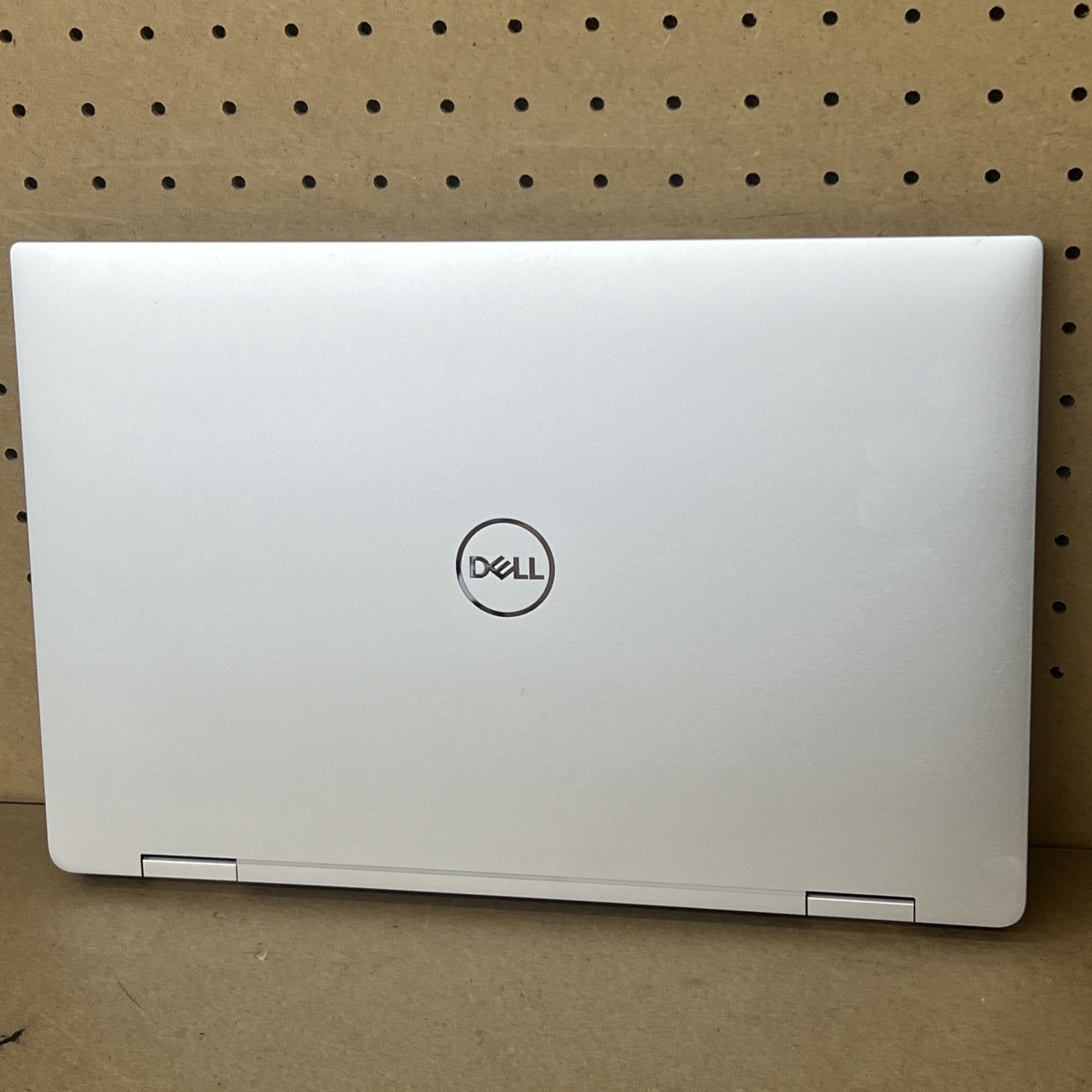 Dell XPS 15 9575 2-in-1 4k i7-8705G 3.1GHz 16GB RAM 256GB SSD – Good *Read Desc*