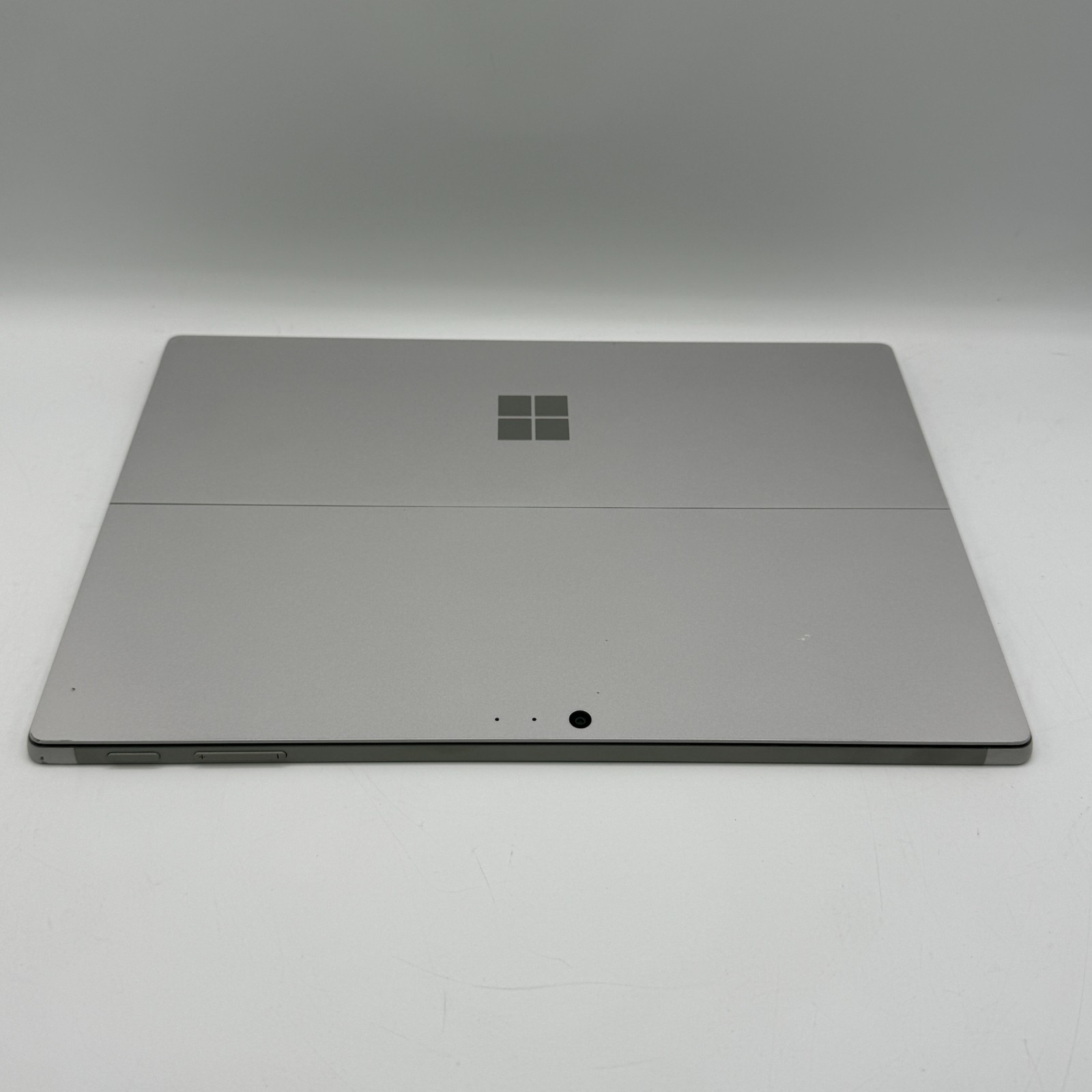 Microsoft Surface Pro 5 1796 i5-7300U 8GB RAM 128GB SSD 12.3″ Tablet Silver – C