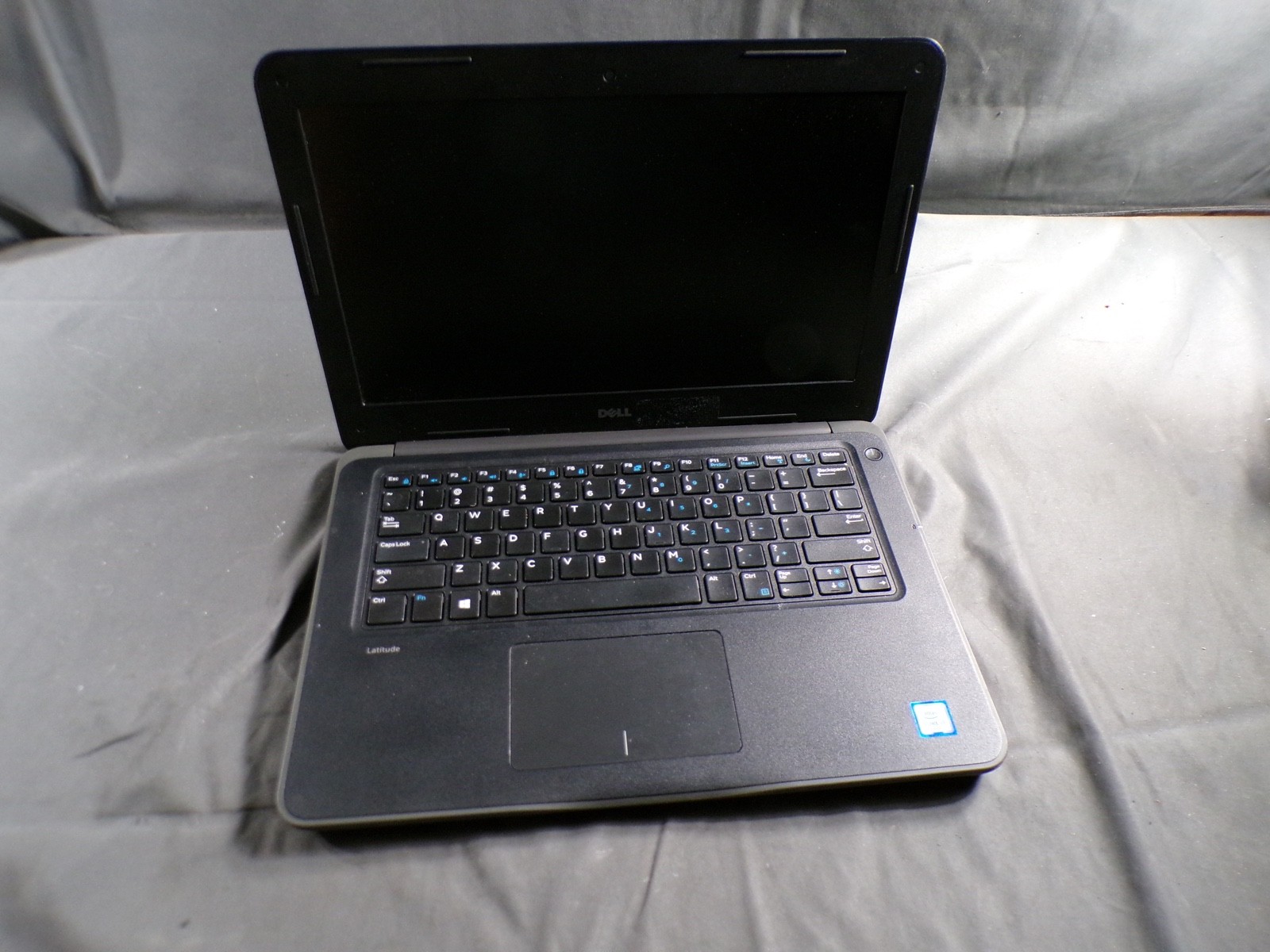 DELL LATITUDE 3380 INTEL CORE i3-6006U 2.00GHZ 8GB RAM **NO HD/ NO CADDIE/ NO OS