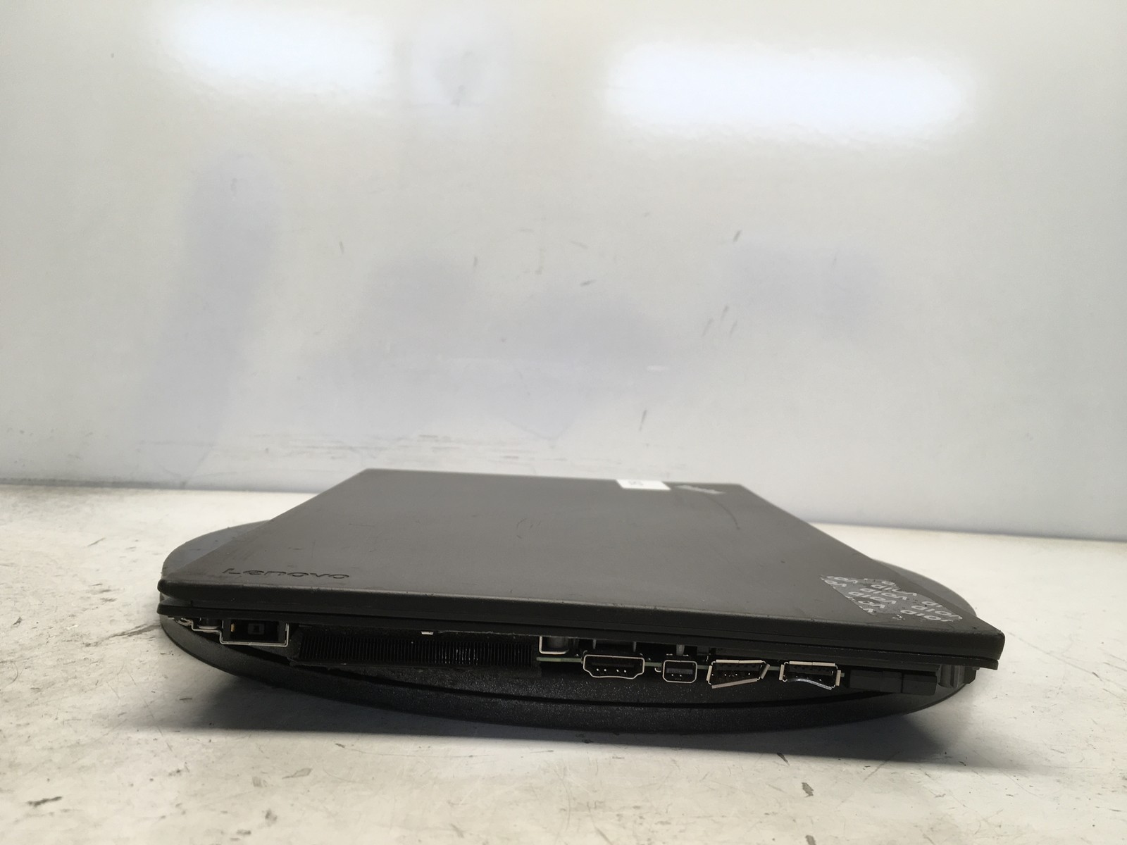 Lenovo ThinkPad X260 Intel i5-6300U 2.4GHz 8 GB NO HDD No Batt