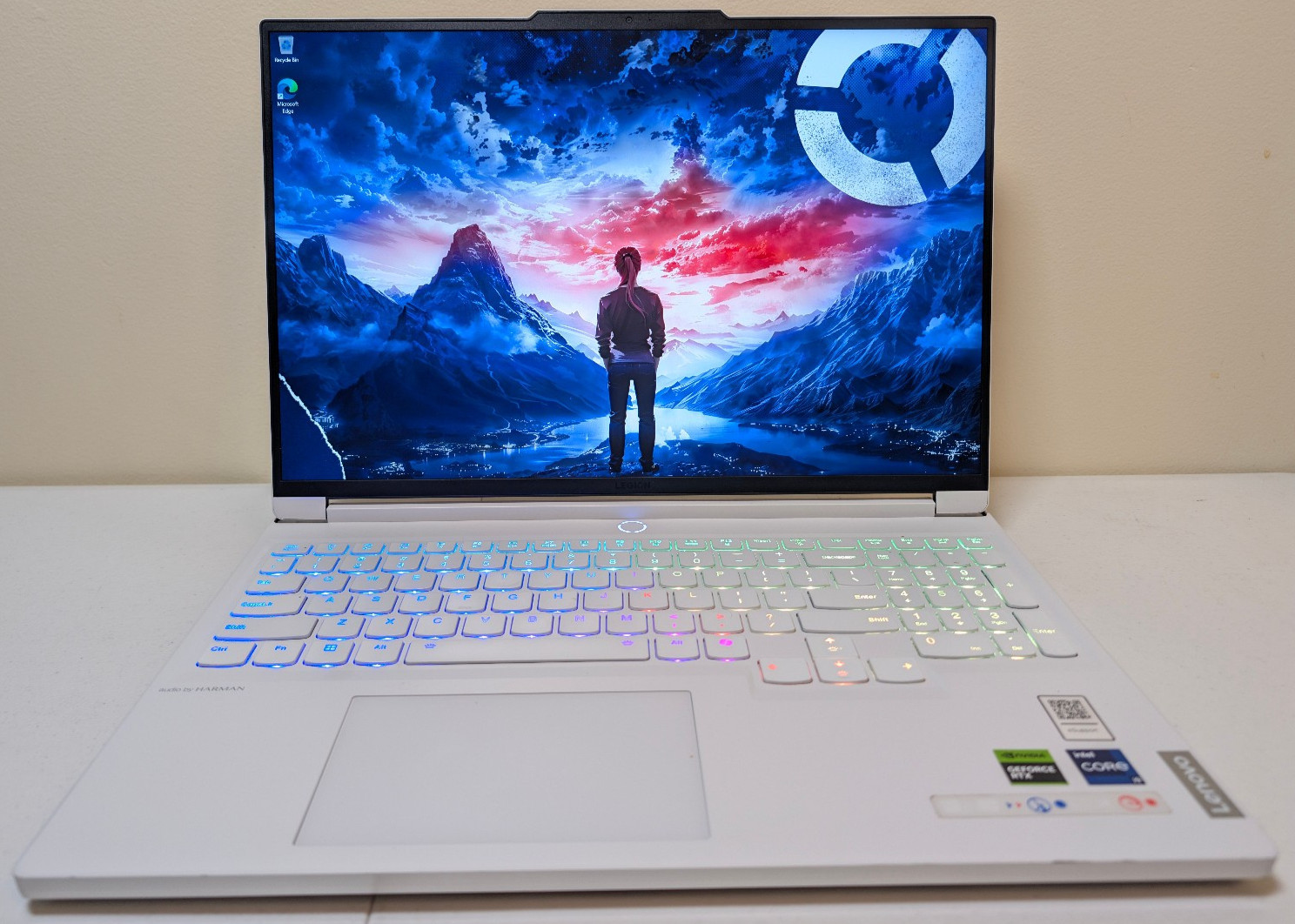 Lenovo Legion 7i 16” QHD+ 240Hz (Core i9-14900HX, 32GB/1TB SSD, RTX 4070) White
