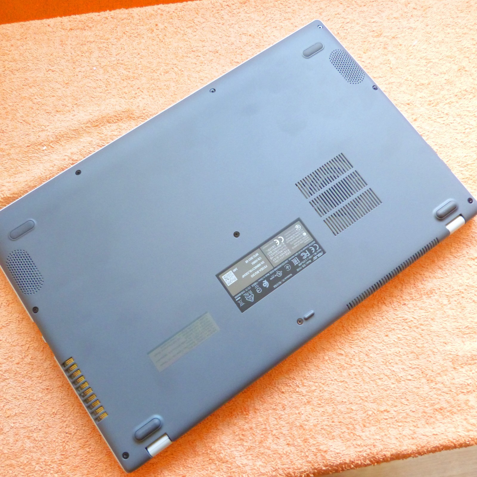 Asus F515 Vivo UltraBook 15 inch FULLHD l 3.00GHz 11GEN Intel I 20GB RAM I SSD
