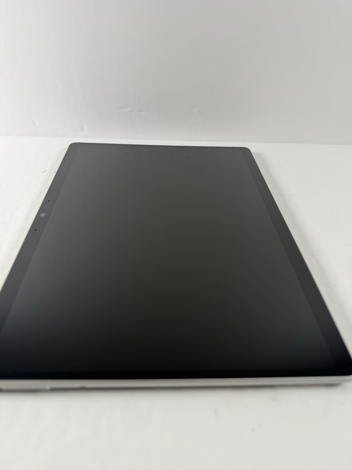 Microsoft Surface Pro 8 (1982) i5-1145G7 – 16GB RAM – 256GB 120Hz – Win 11 Pro