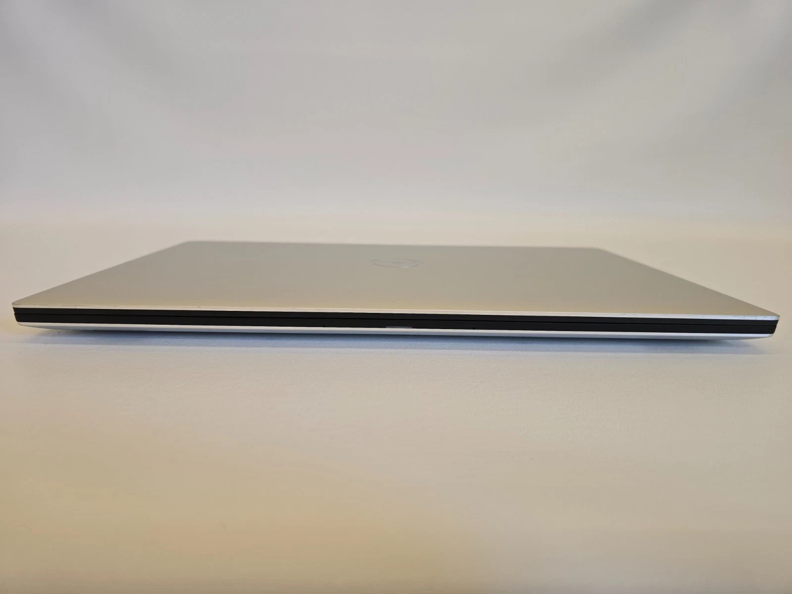 Dell Precision 5540 15.6″ FHD i9-9880H 32GB RAM 1TB NVMe NVIDIA T2000 Win 11 Pro