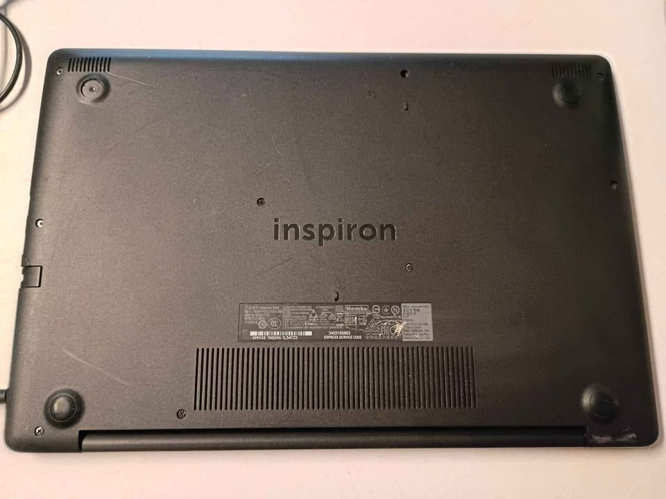 Dell Inspiron 3515 15.6″ (2TB SSD, AMD Ryzen 5 3000 Series, 3.50 GHz, 8GB)…
