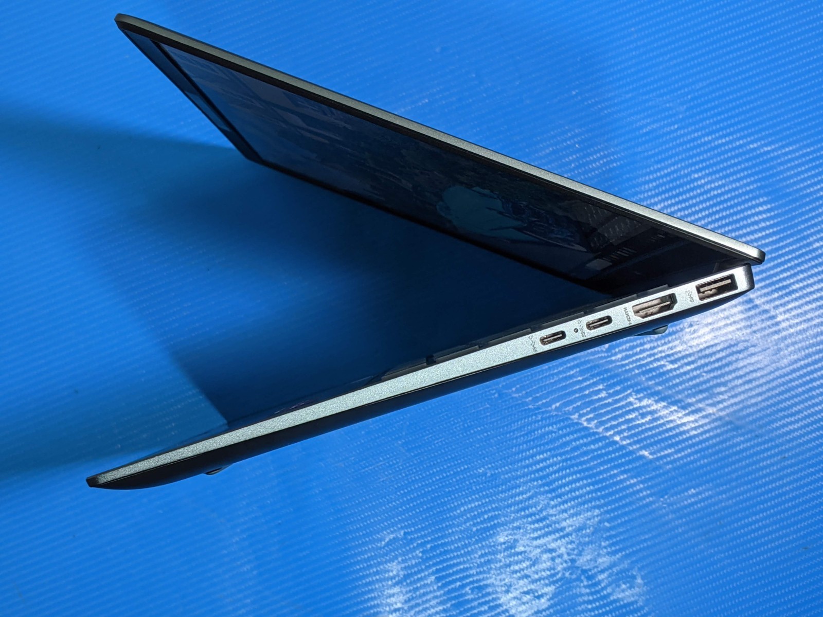 HP Pavilion Plus 14-ey0023dx 14″ WQXGA Ryzen 5 7540U 3.2GHz 16GB 512GB SSD +PA