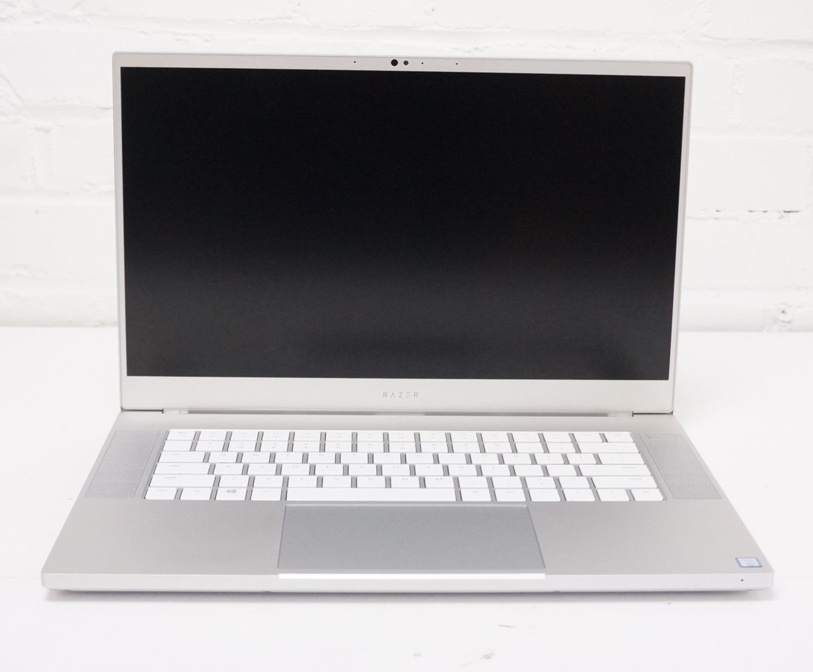 Razer Blade 15 Advanced RZ09-0288 RTX 2070 Max-Q 32GB RAM Gaming Laptop – Silver