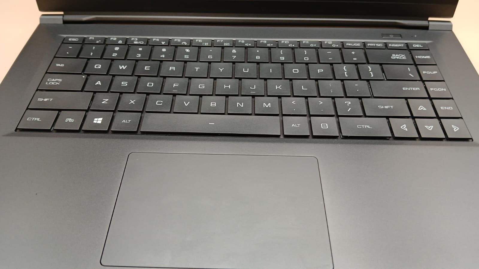 Carbon Systems Iridium 15 i7-10510U 16GB RAM 512GB SSD 15.6″ FHD Windows 11