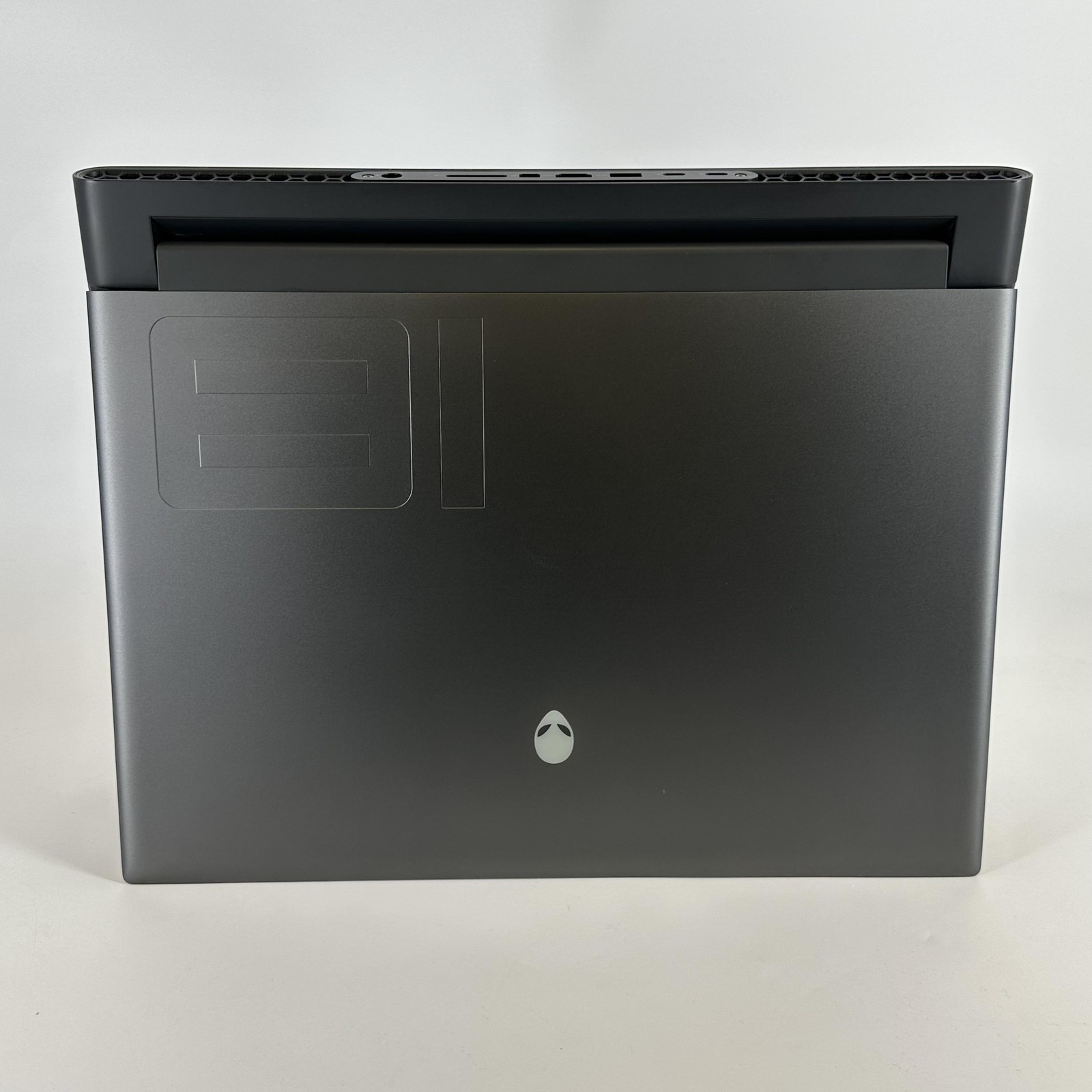 Dell Alienware M18 R1 480Hz FHD+ 2.5 GHz Ryzen 9 7945HX 64GB 4TB/512GB RTX 4090