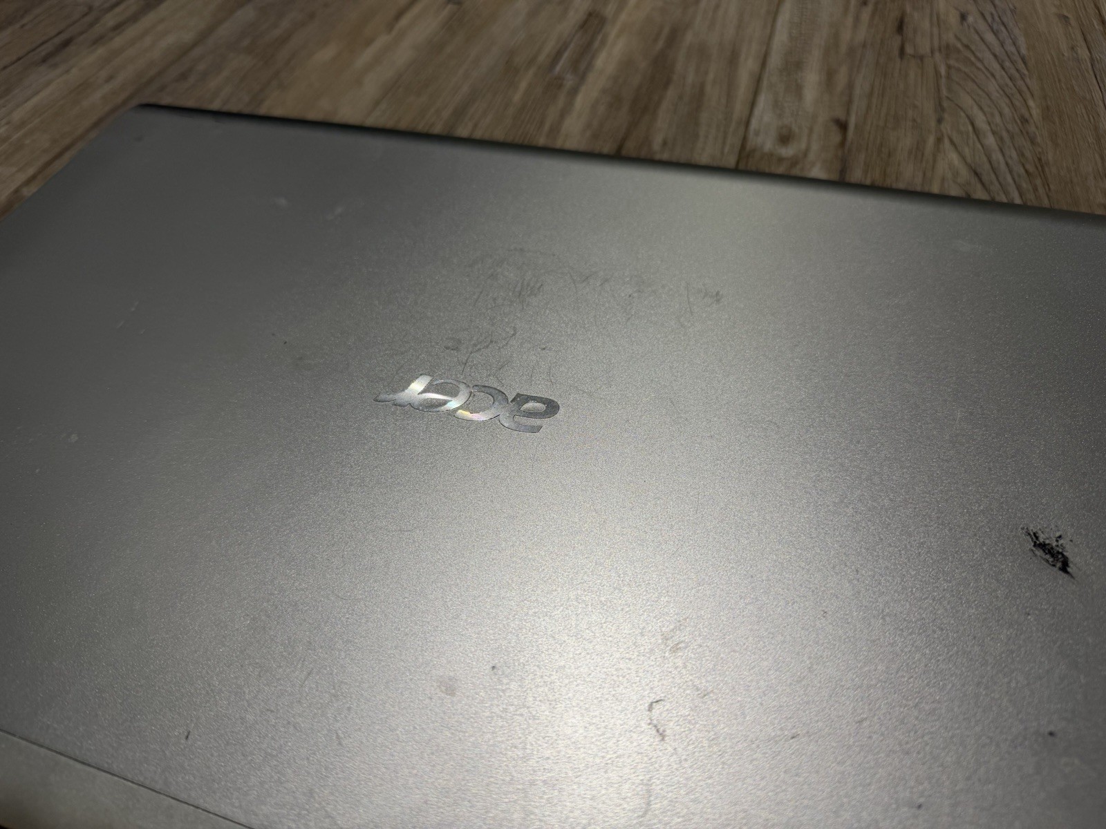 EXTREMLY RARE Acer Aspire 8943G 18.4″ i7-720QM, Radeon 5850, 4GB RAM, 500GB HDD