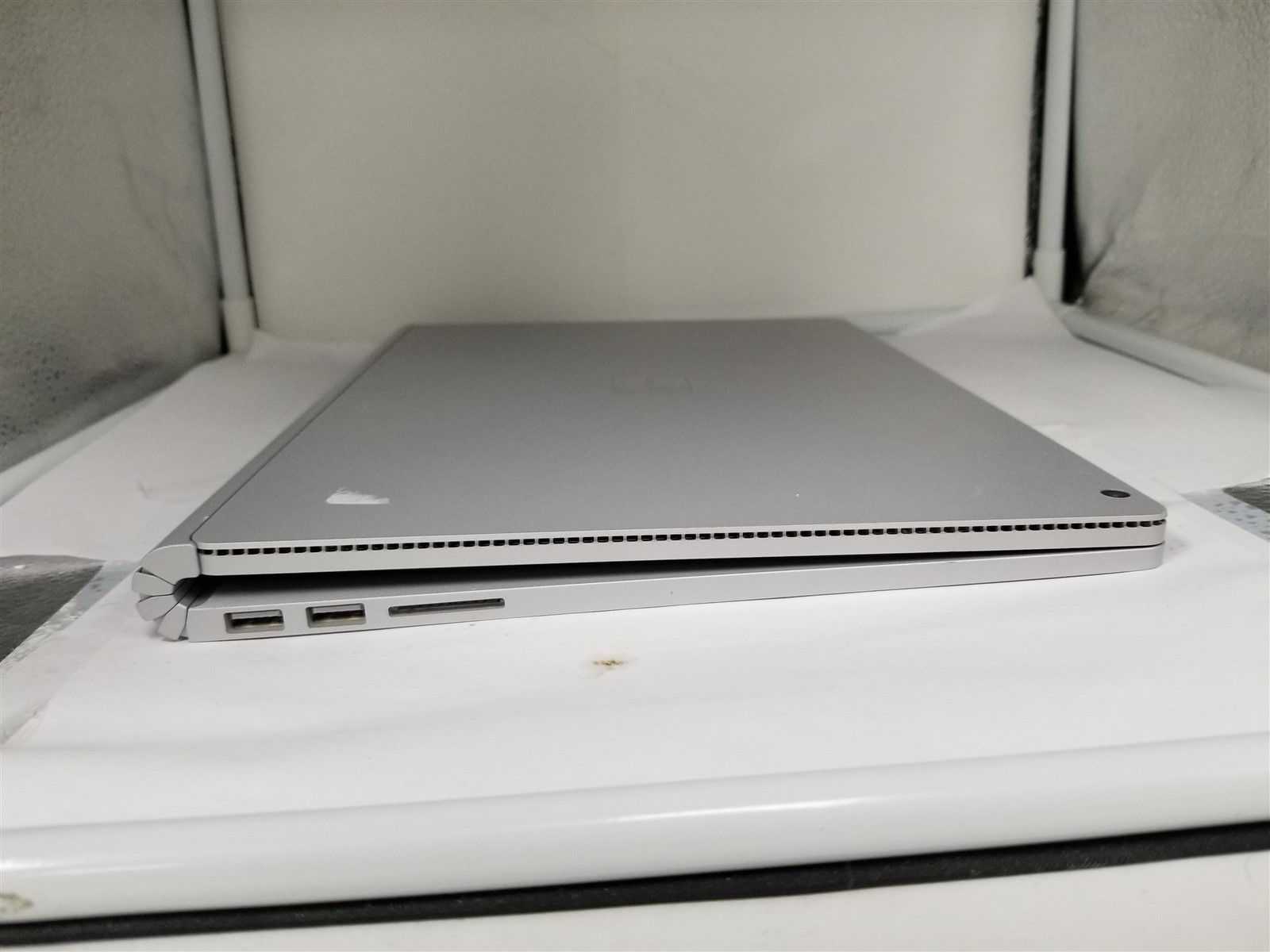 Microsoft Surface Book Core i5 13.5″ 8GB/256GB Silver Damaged See Details VD6194