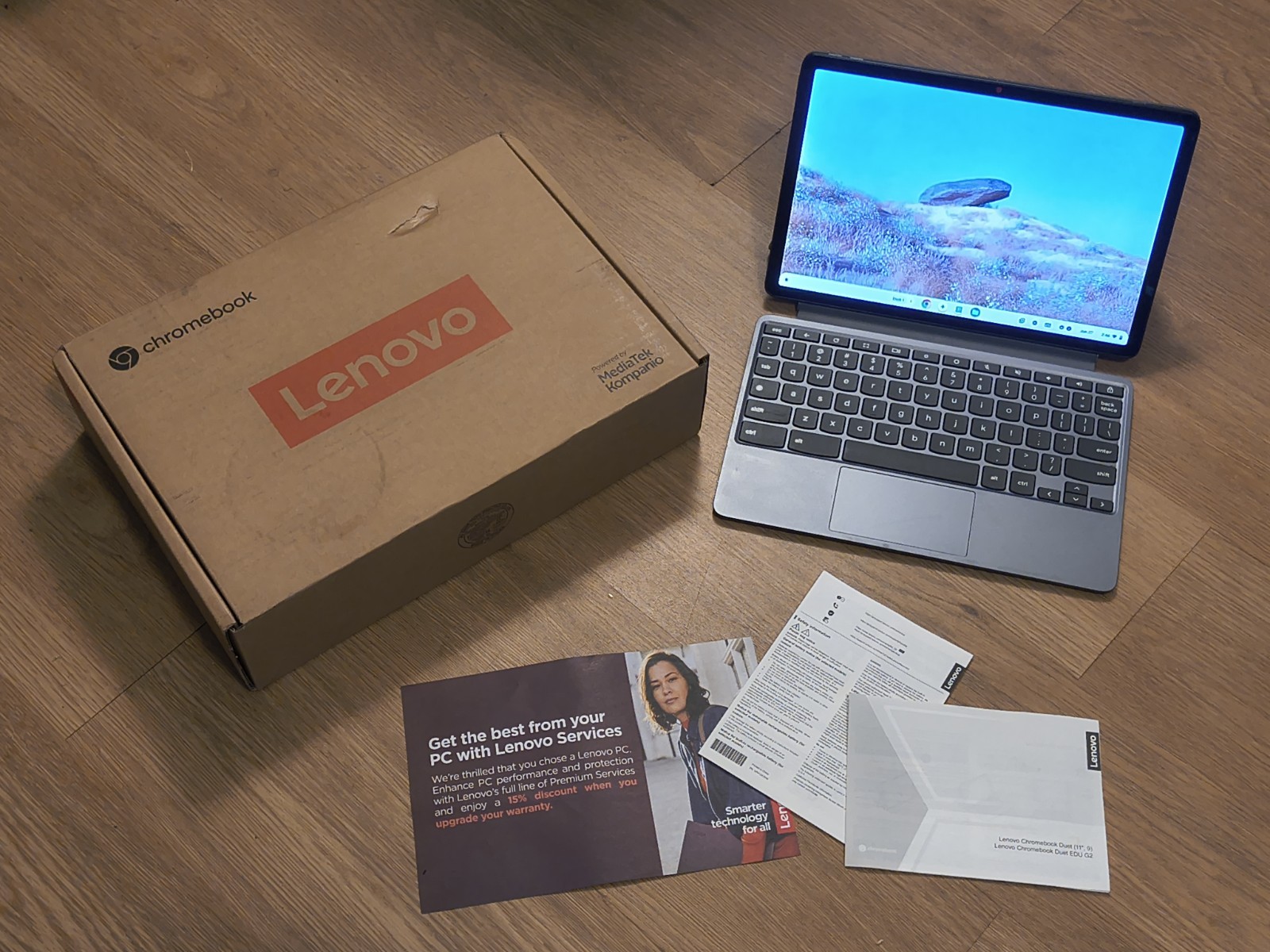 Lenovo – Duet 2-in-1 Chromebook 11″ 2K LCD Touchscreen Laptop