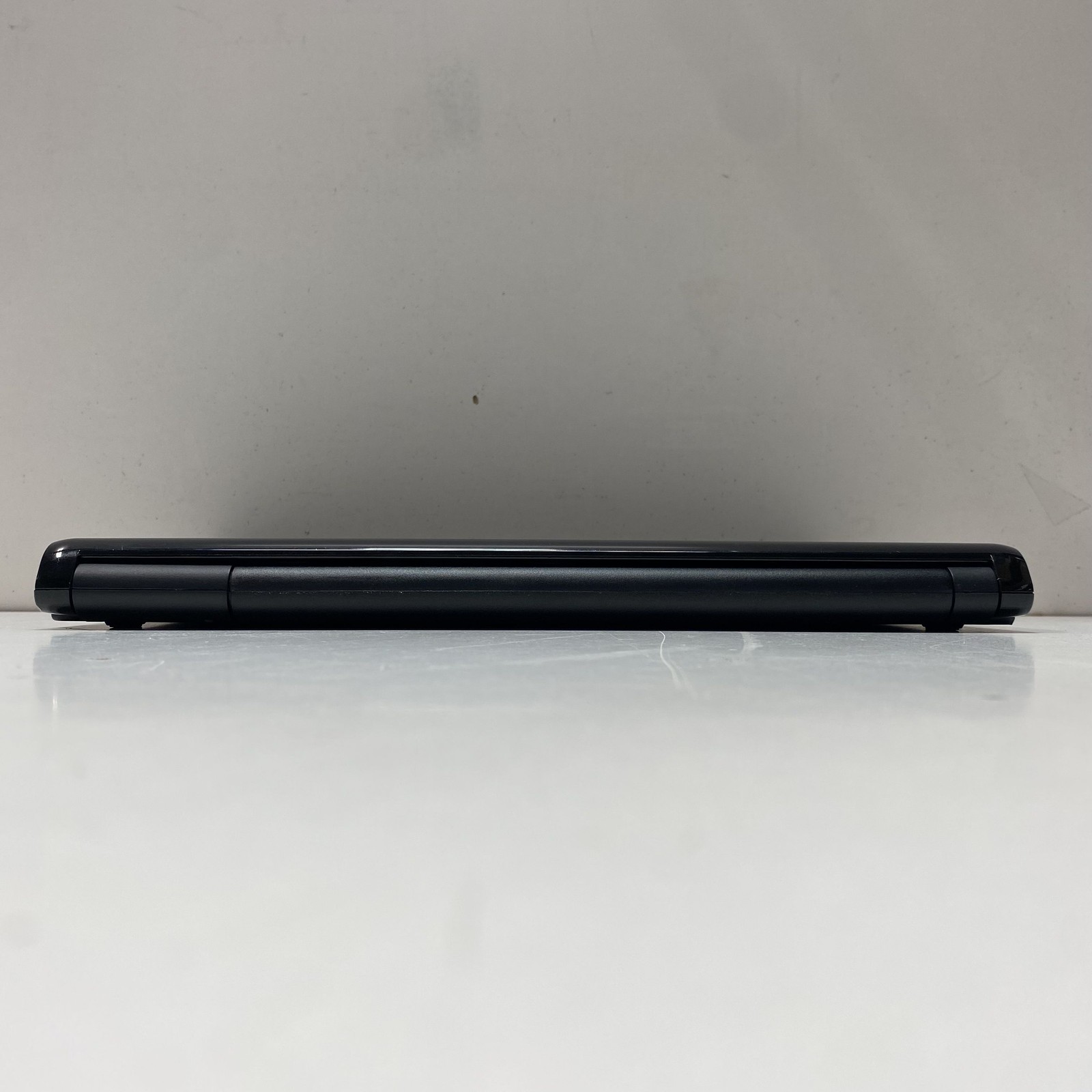 Dell Inspiron 1564 – 15.6″ Intel Core i5 Processor (No Hard Drive)