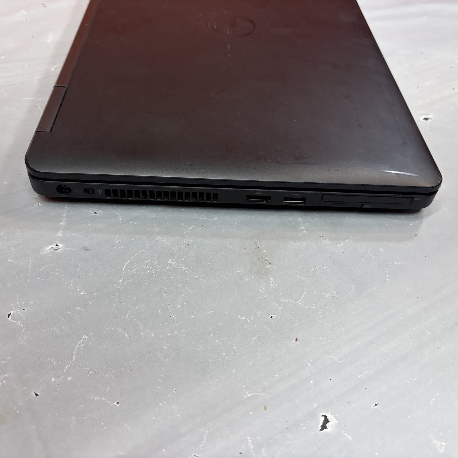 DELL LATITUDE E5540 Laptop w/ Intel Core i5-4310U 2.00 GHZ + 4 GB *tested
