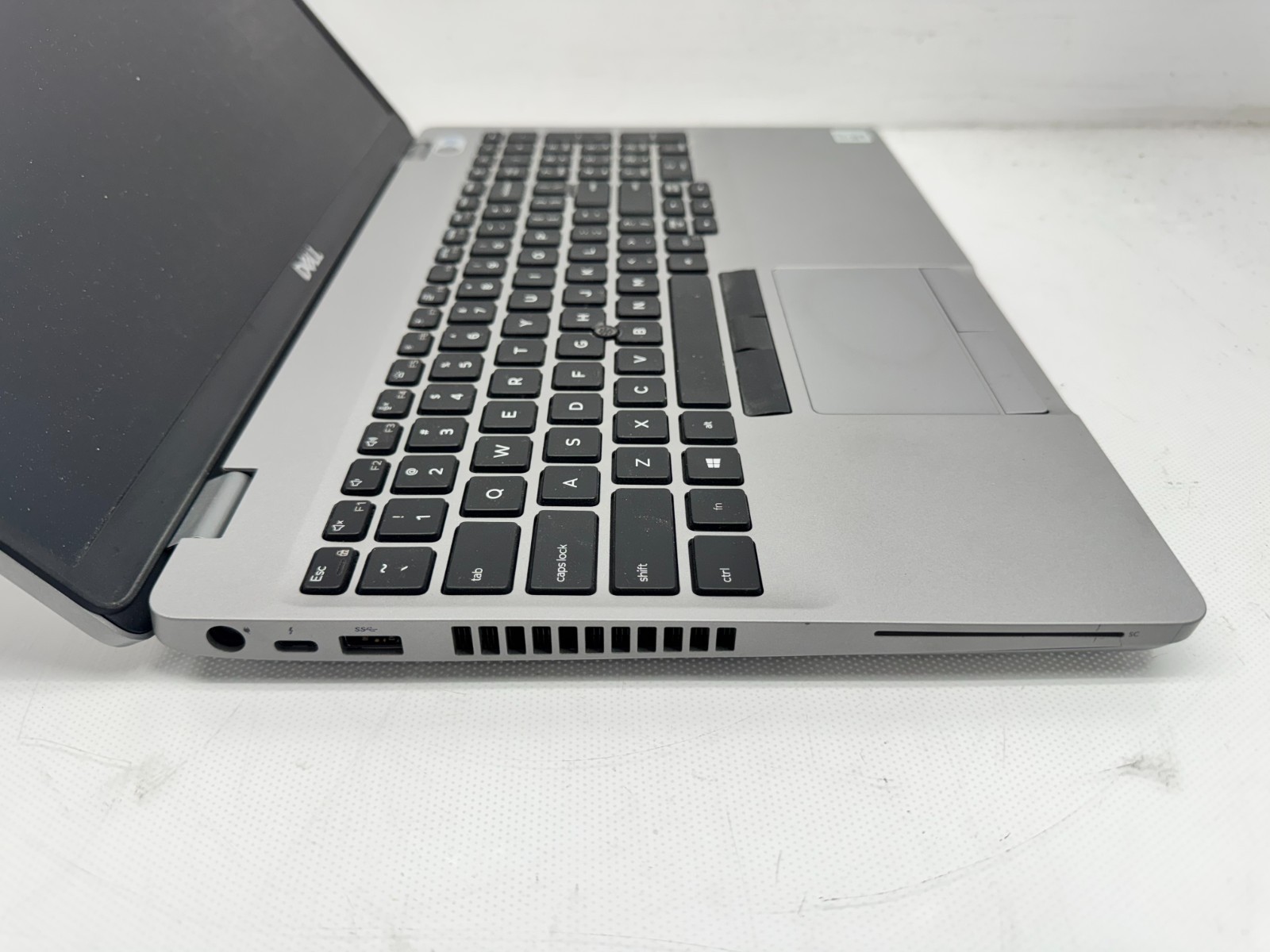 Dell Precision 3550 15.6″ Laptop i7-10610U@1.8GHz 16GB 256GB P520 *READ*