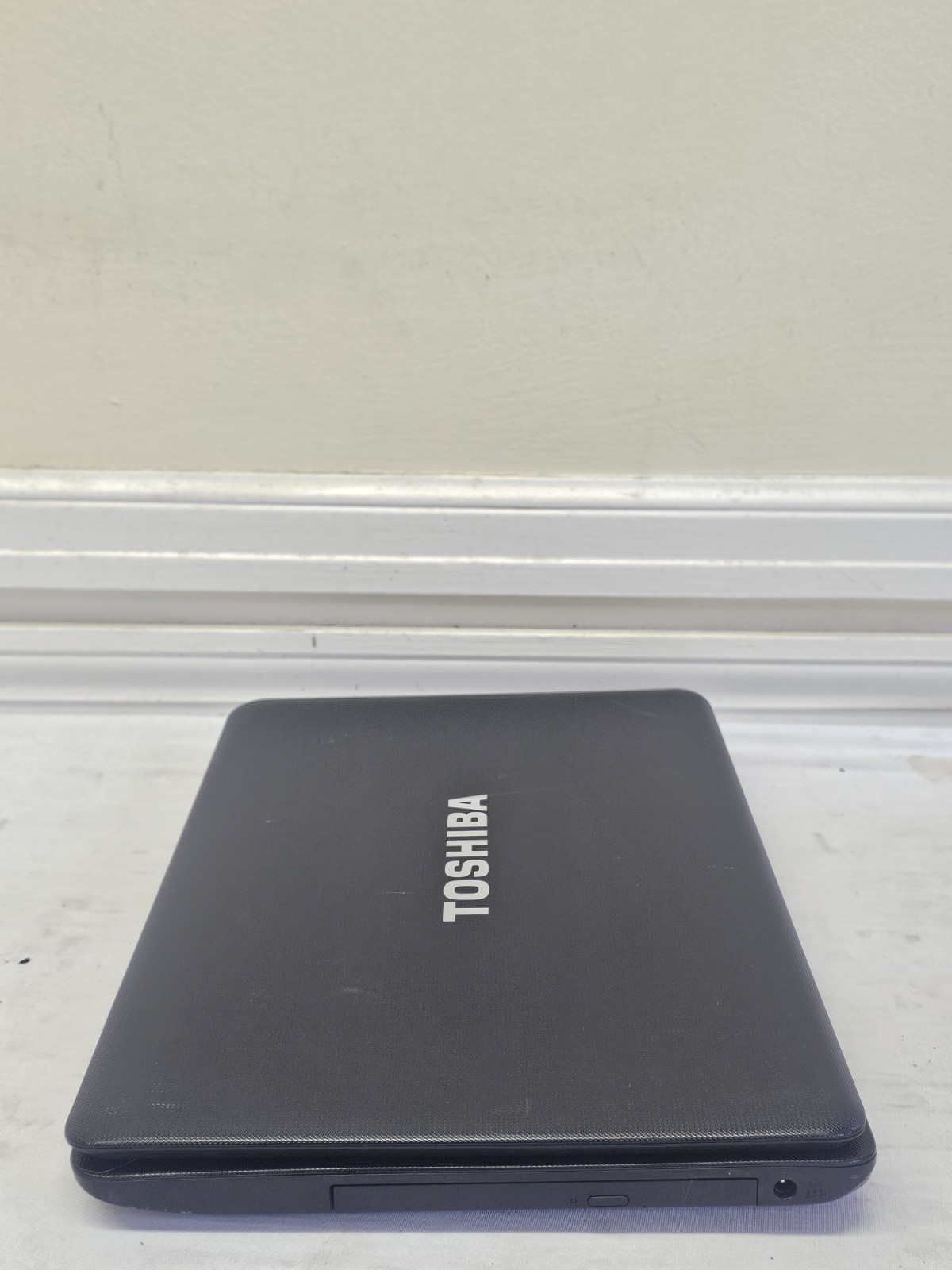 Toshiba Satellite C650D Laptop – AMD E-350 – 4GB RAM – NO HDD/OS – Parts – READ
