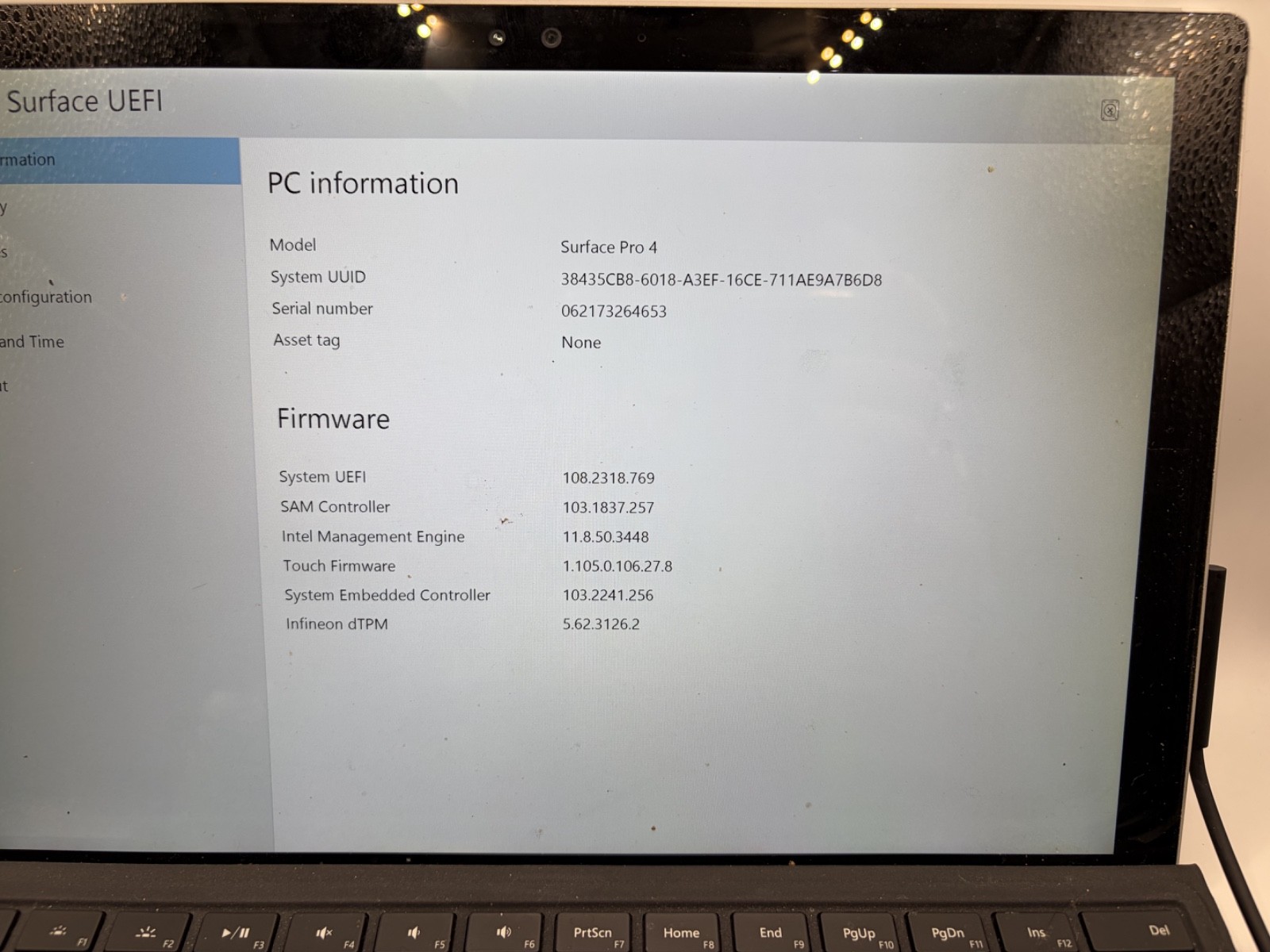 Microsoft Surface Pro 4 i7 – 8GB RAM 256GB SSD – Windows 11