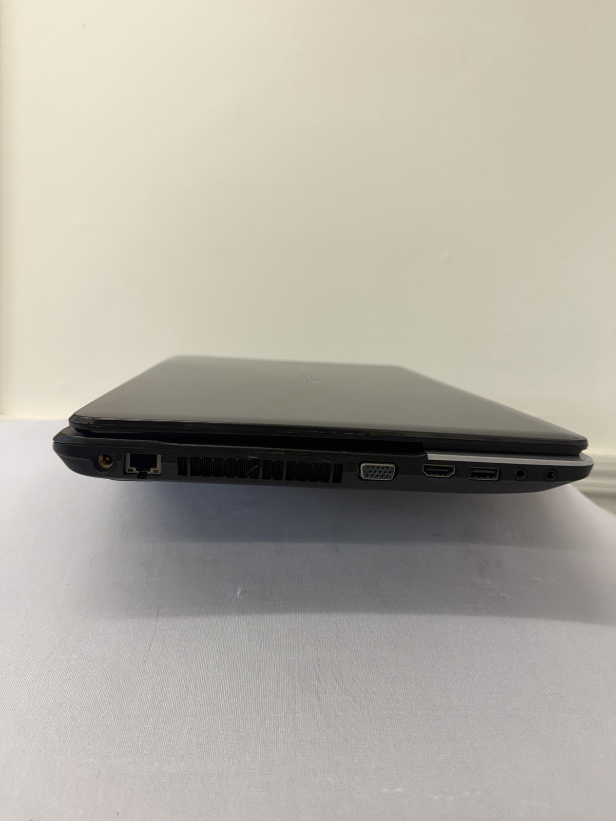 Acer Aspire E1-531-4682 Laptop – Good Screen – Intel Pentium B960 – Read Desc