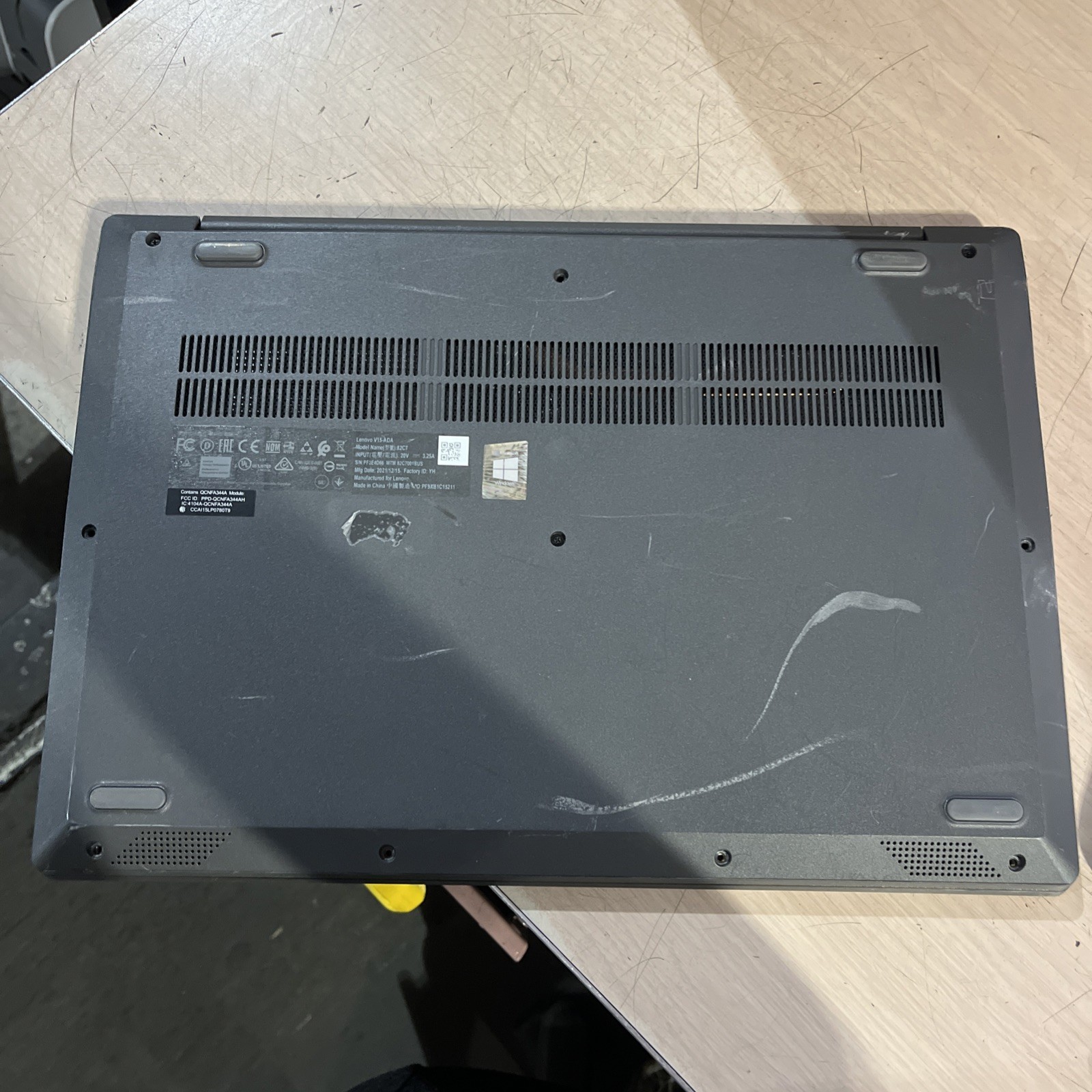 LENOVO V15-ADA AMD ATHLON GOLD 3150U 8GB RAM NO HD