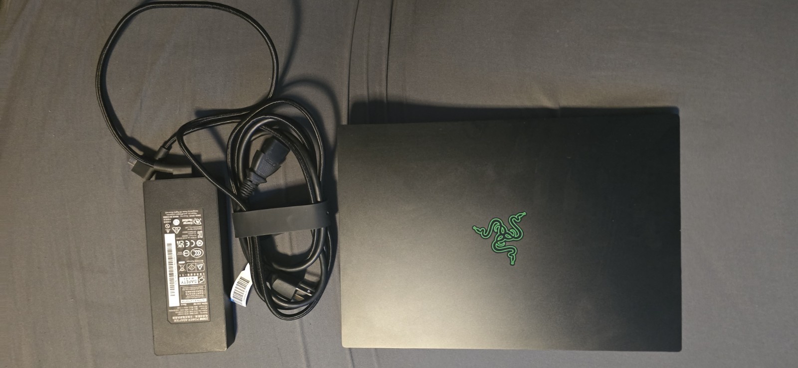 Razer Blade 14 Gaming Laptop AMD Ryzen 9 RTX 3070 16GB 954GB SSD 14″ Win11