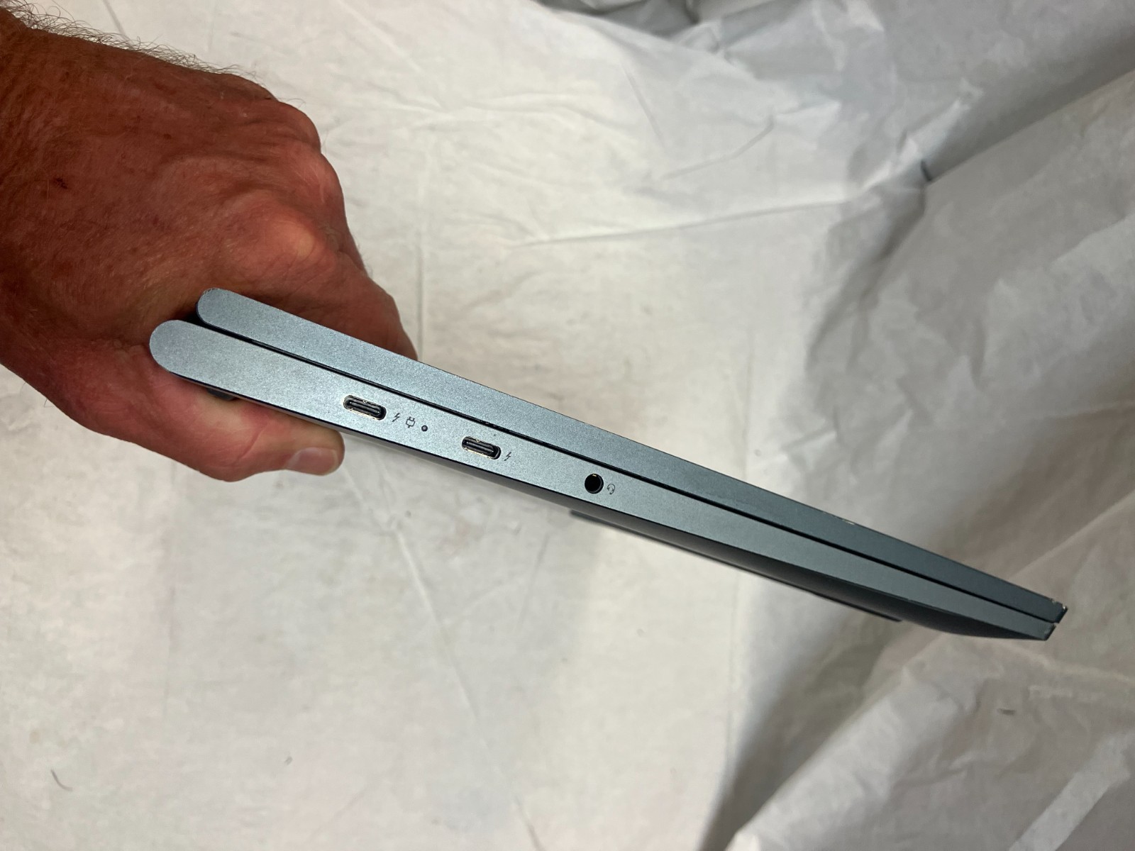 Lenovo Yoga 7-15ITL5 15.6″ i5 11th gen, NO mem, No HD, FOR PARTS.
