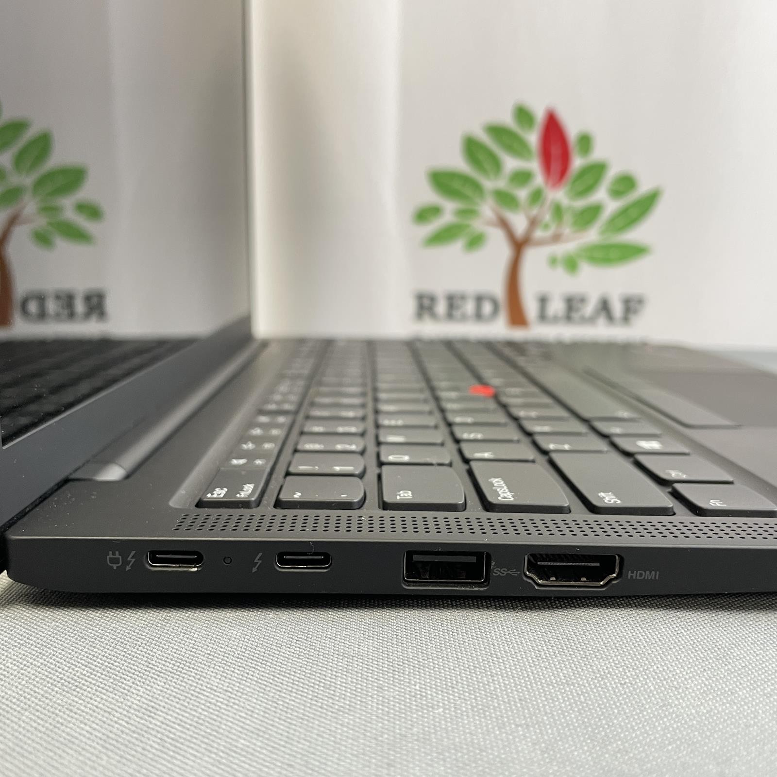 Lenovo ThinkPad X1 Carbon Gen 9, Core i7-1185G7 16GB 512GB NVMe, Windows 11 Pro