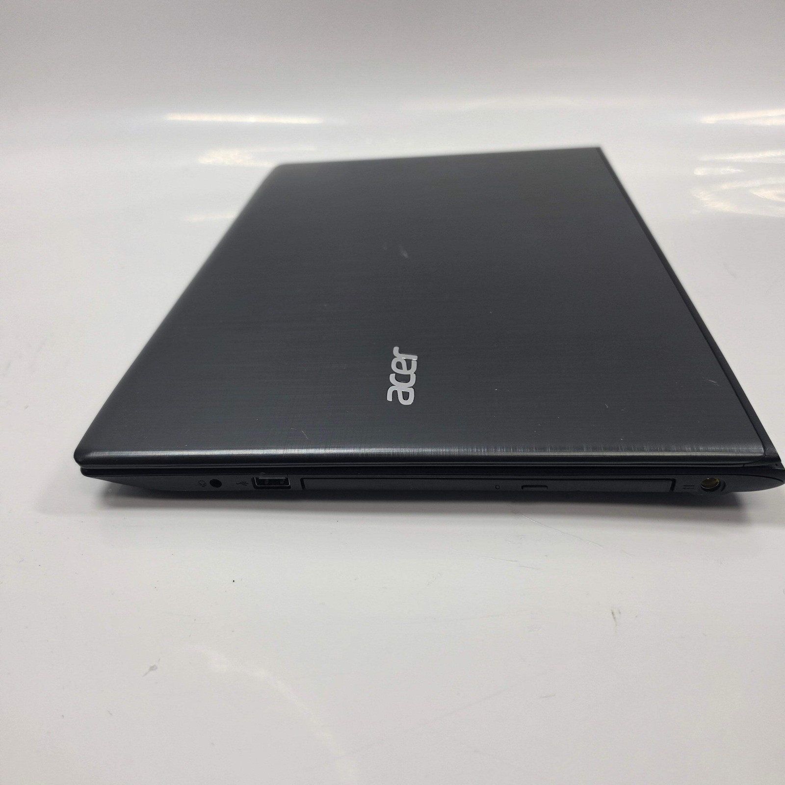 Acer Aspire E5 15.6″ i5-7200U 2.5GHz 8GB RAM 256GB SSD