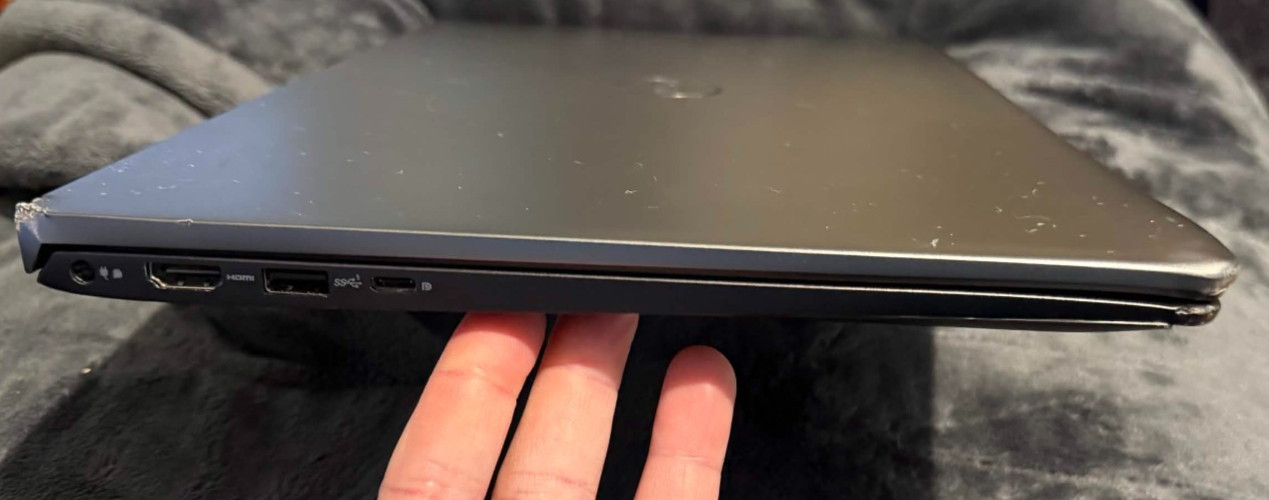 DELL VOSTRO 15 5510 INTEL CORE i5 8GB RAM – Used – STILL WORKING