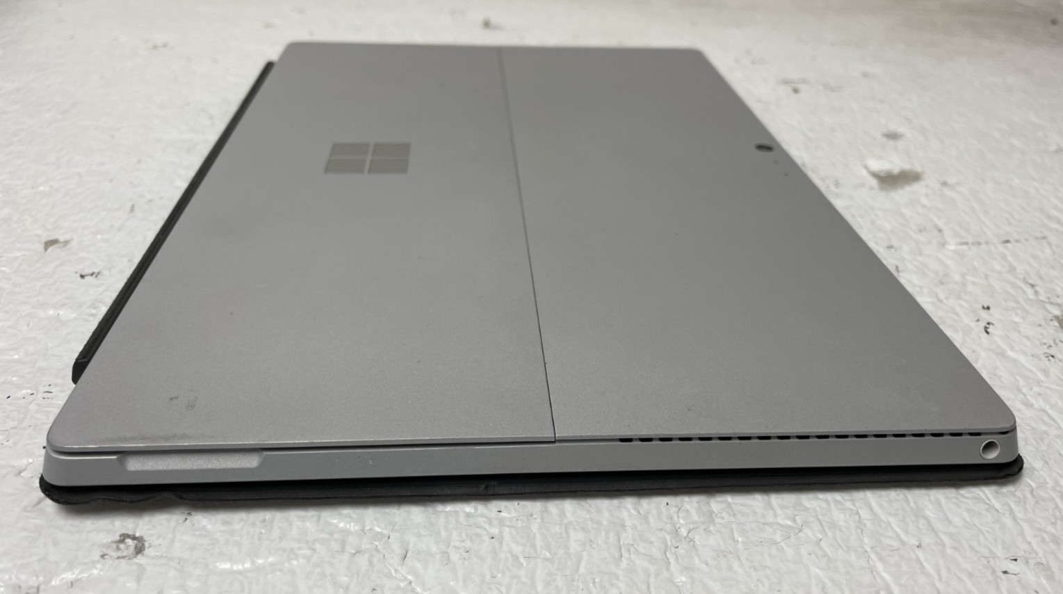 Microsoft Surface Pro 4 1724 i5 8GB RAM 256GB SSD NO OS For Parts *READ