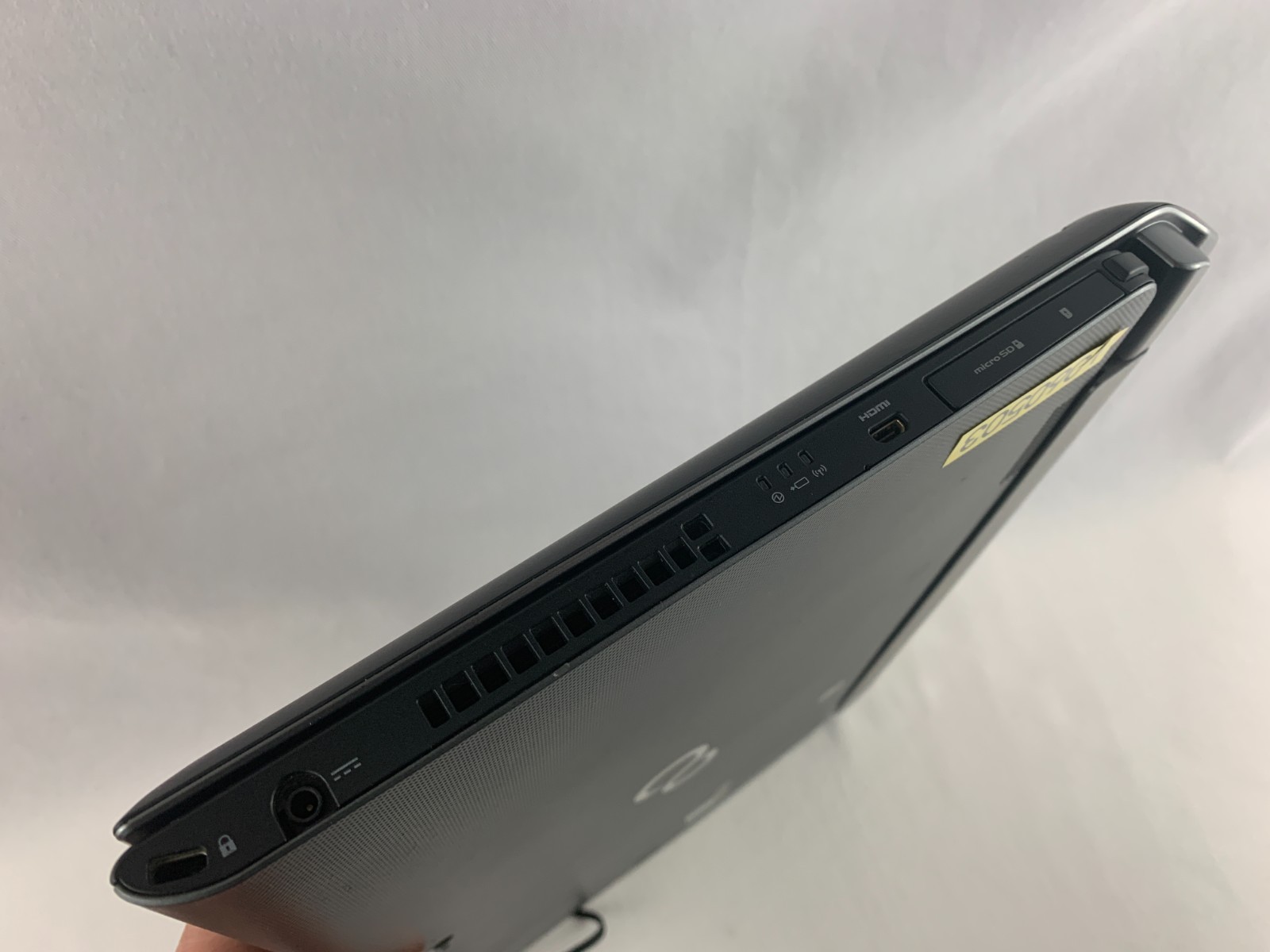 Fujitsu Stylistic Q736 Laptop Intel Core i5-6200U 2.3GHz, 4GB RAM 128GB SSD W10P