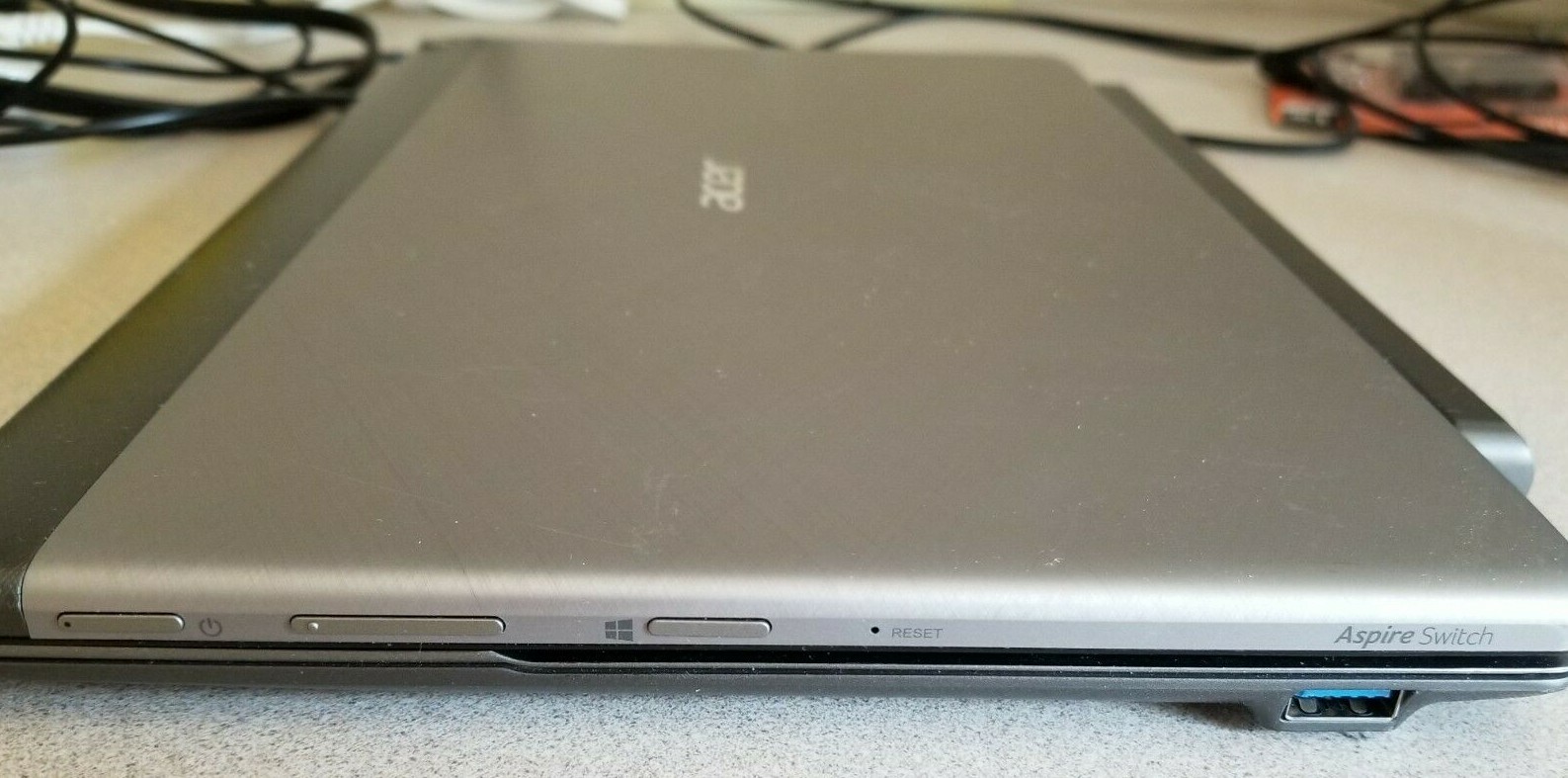 Acer Aspire Switch 11 V 11.6″ SW5-173-648Z Intel M 5Y10c 4GB RAM 128GB SSD