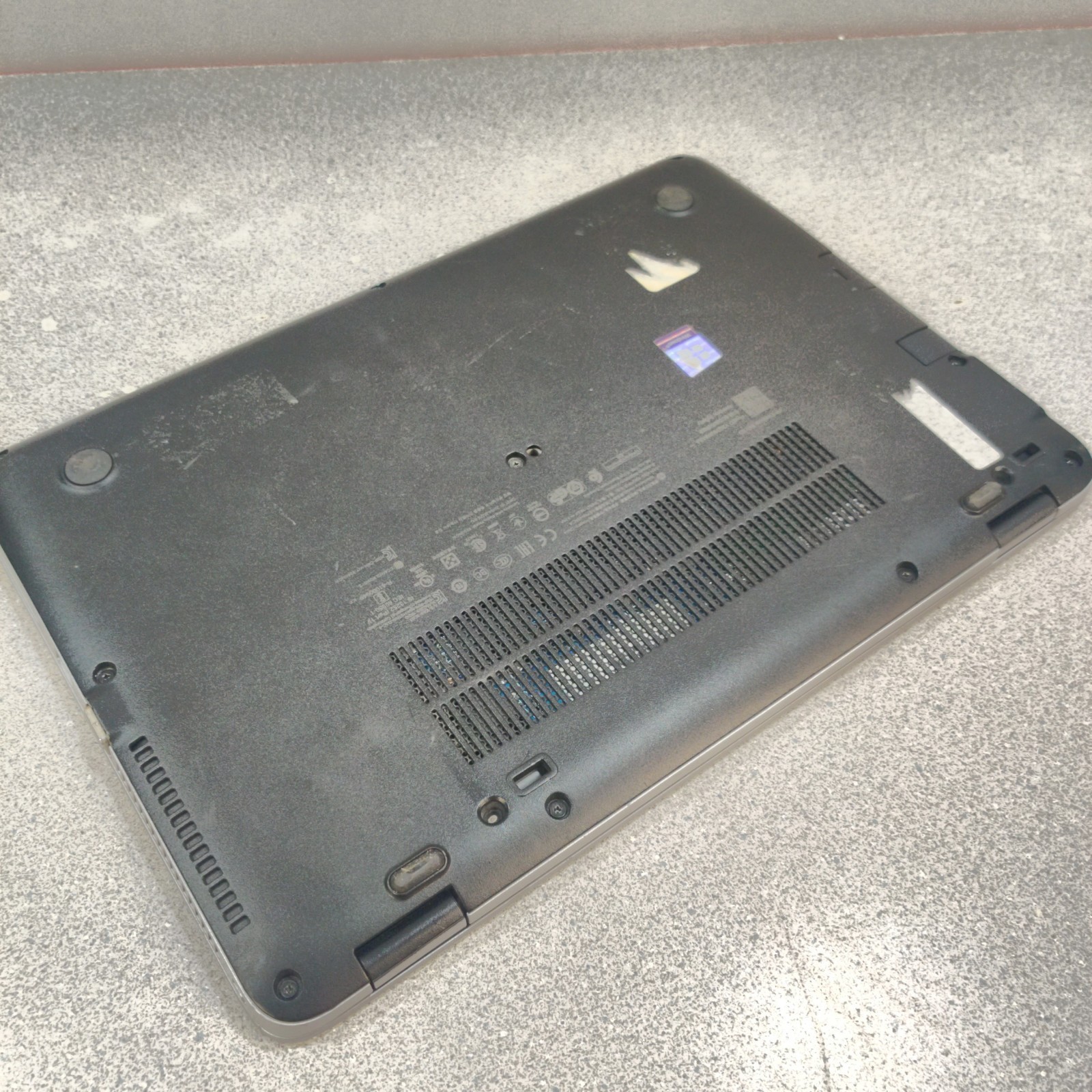HP EliteBook 840 G3 i5 8GB RAM NO SSD/OS/AC FOR PARTS WON’T POWER ON, Bad LCD