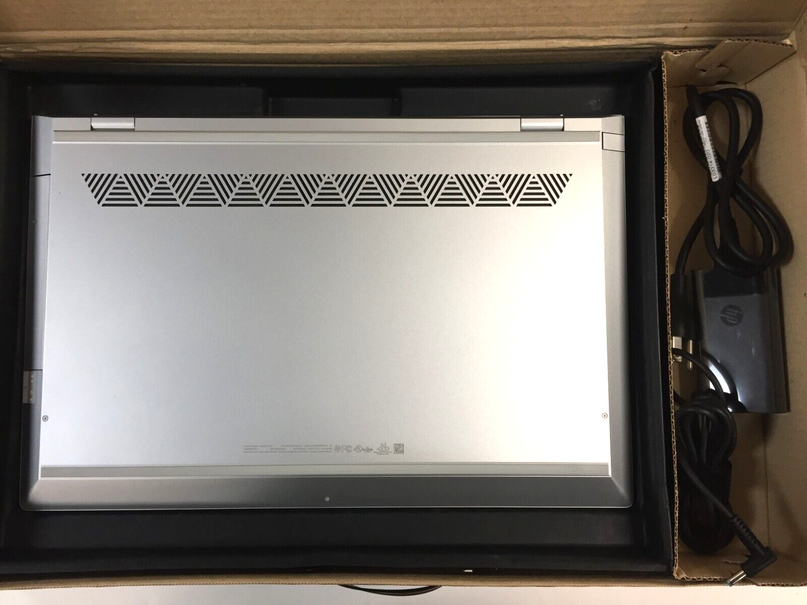*Bad Batt* HP ENVY 17t-ce000 17.3″ Touch Laptop/i7-8565U/32G/1T HDD+2T SSD/MX250