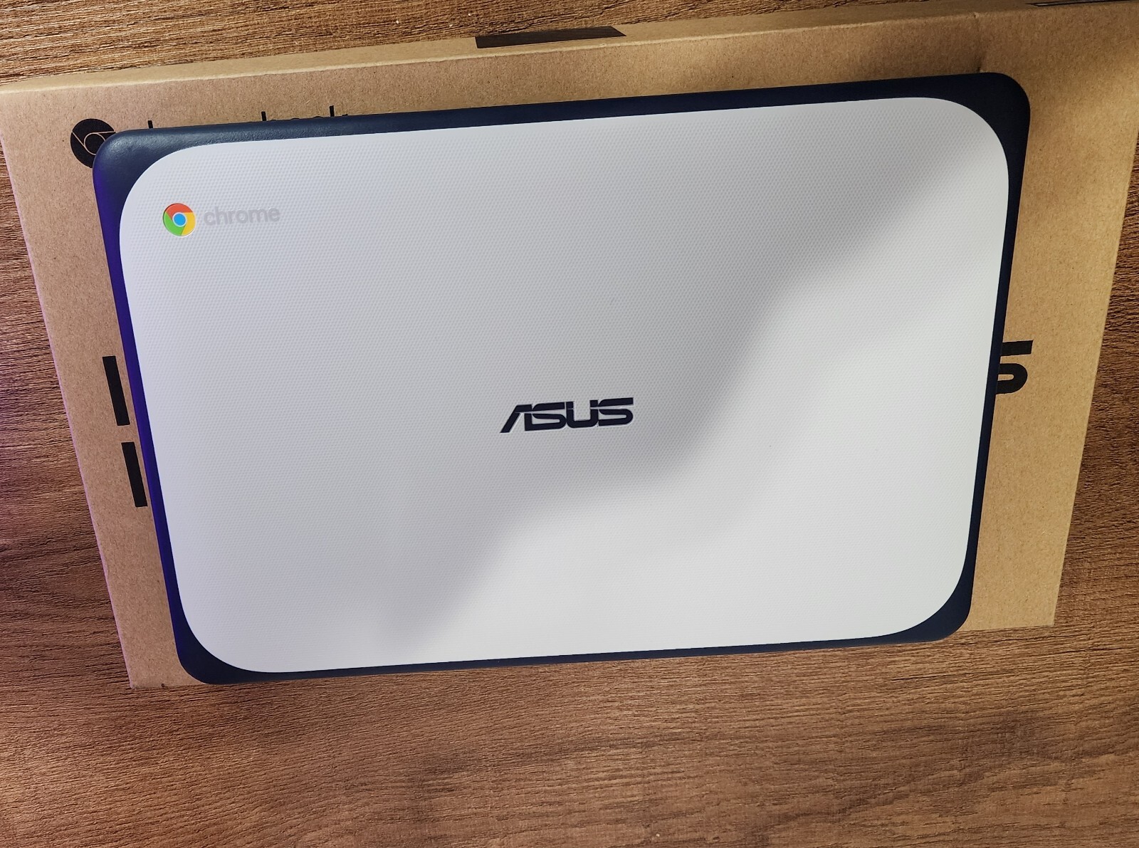 ASUS Chromebook C202SA-YS04 11.6″, Intel Celeron, 32GB eMMc, 4GB RAM, White/Blue