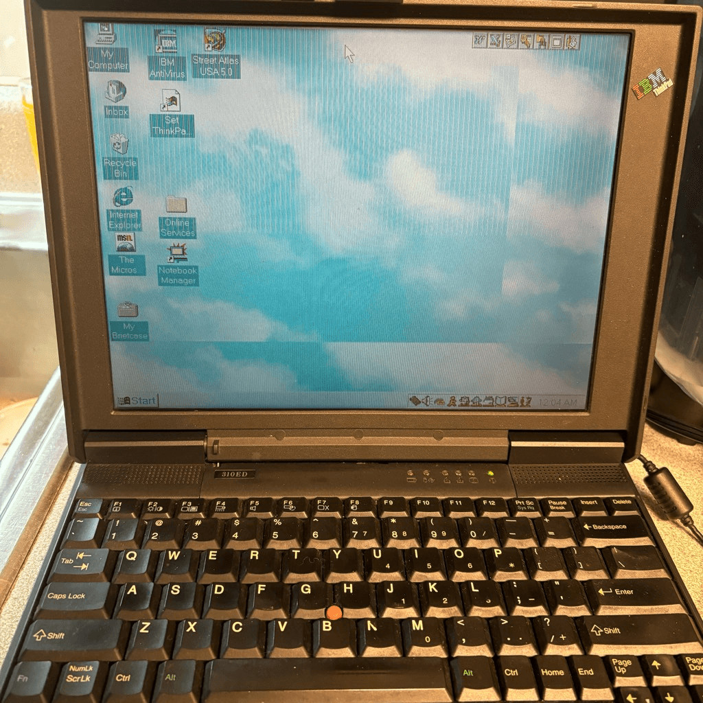 IBM 310ED ThinkPad Laptop Computer With Disks And Accessories *Works, Read*